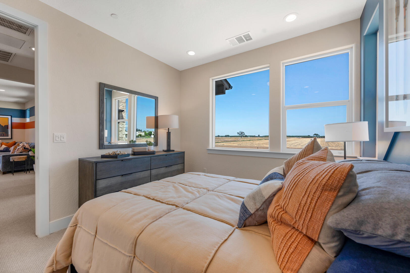 923 Lisbon Ave, Tulare, CA 93274