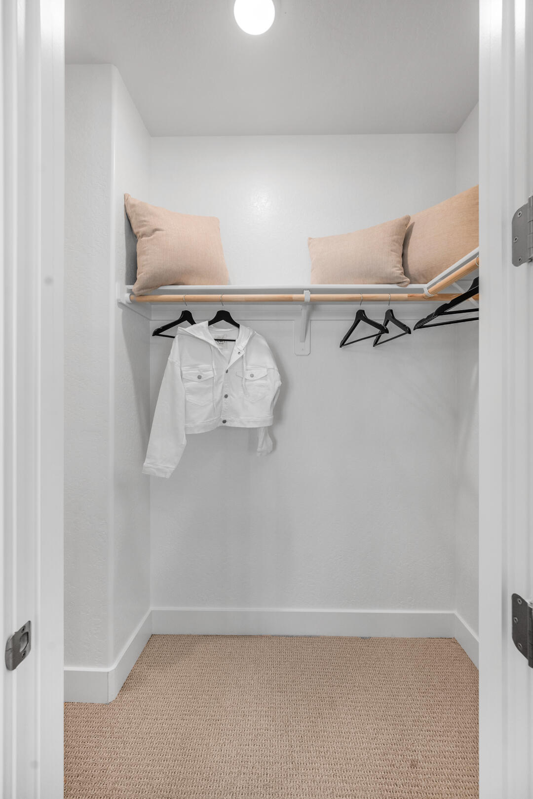 923 Lisbon Ave, Tulare, CA 93274