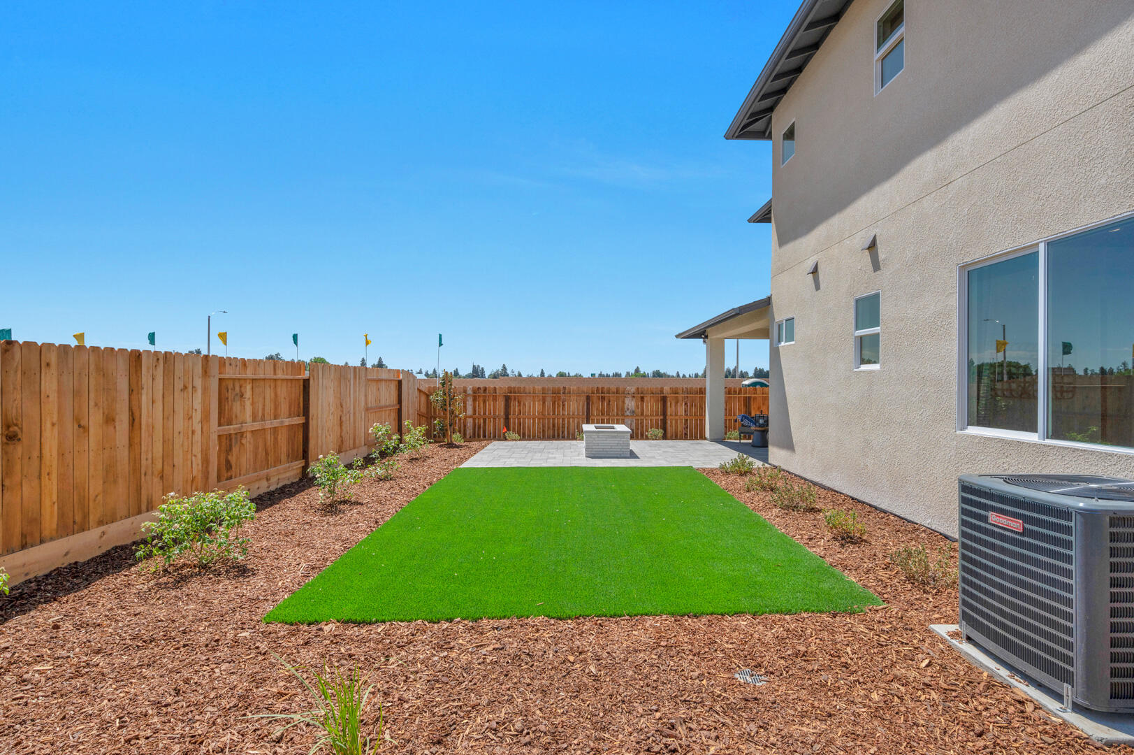 923 Lisbon Ave, Tulare, CA 93274