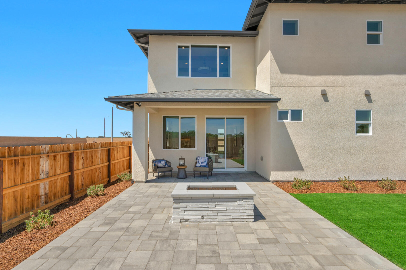 923 Lisbon Ave, Tulare, CA 93274