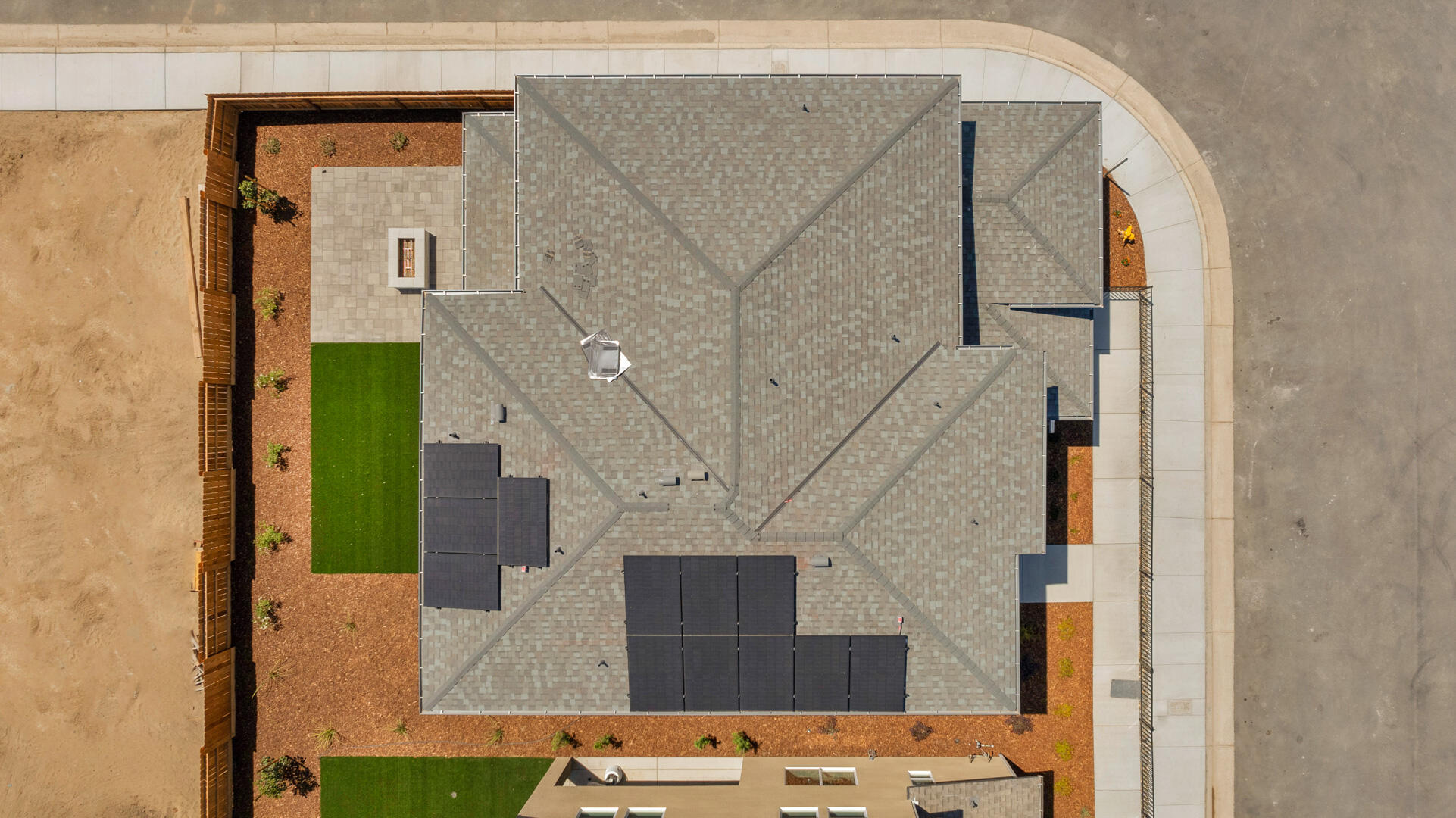 923 Lisbon Ave, Tulare, CA 93274