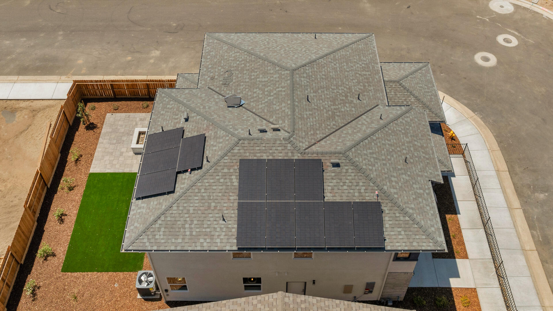 923 Lisbon Ave, Tulare, CA 93274