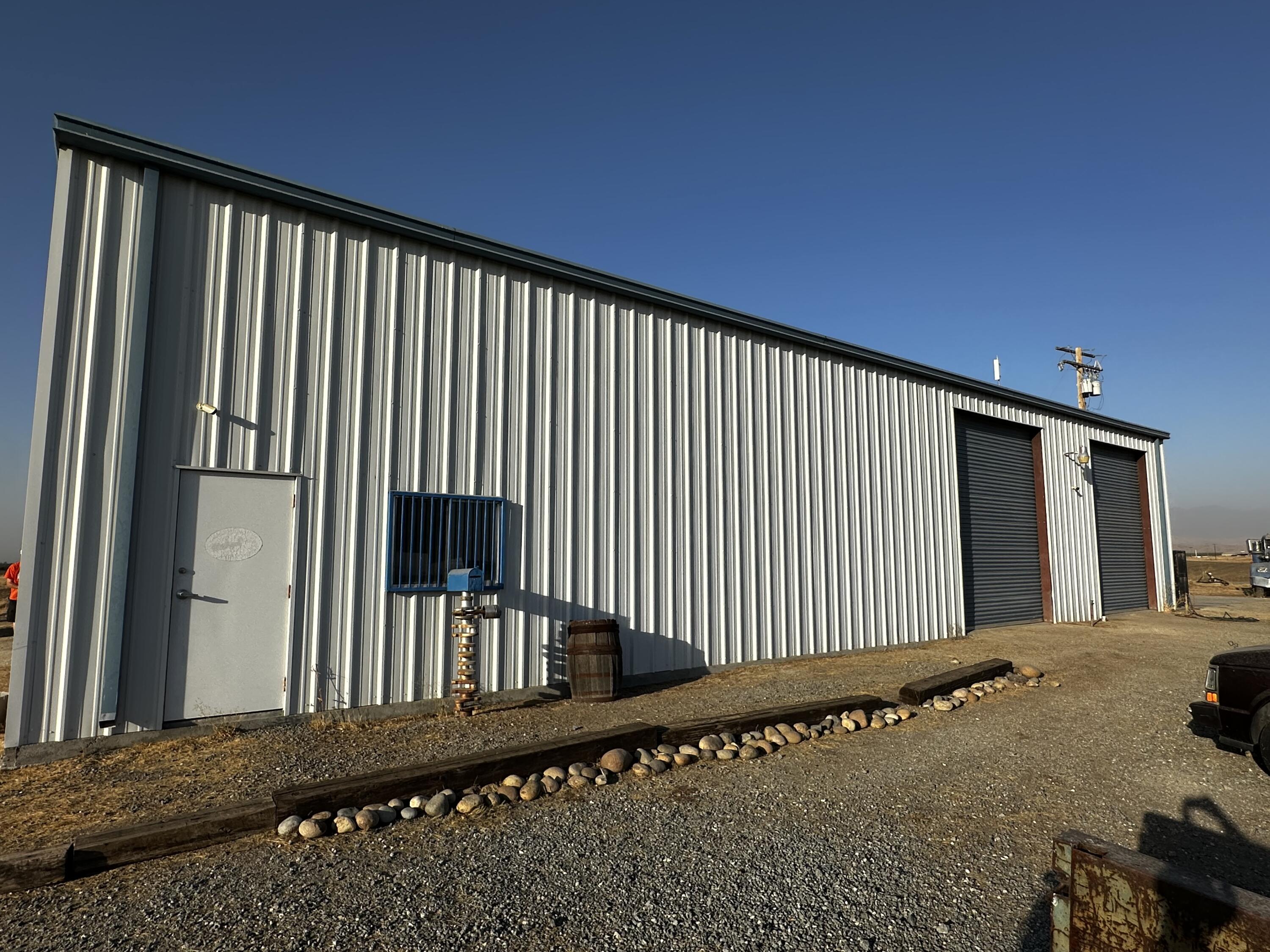 24470 60 Ave, Ducor, CA 93218