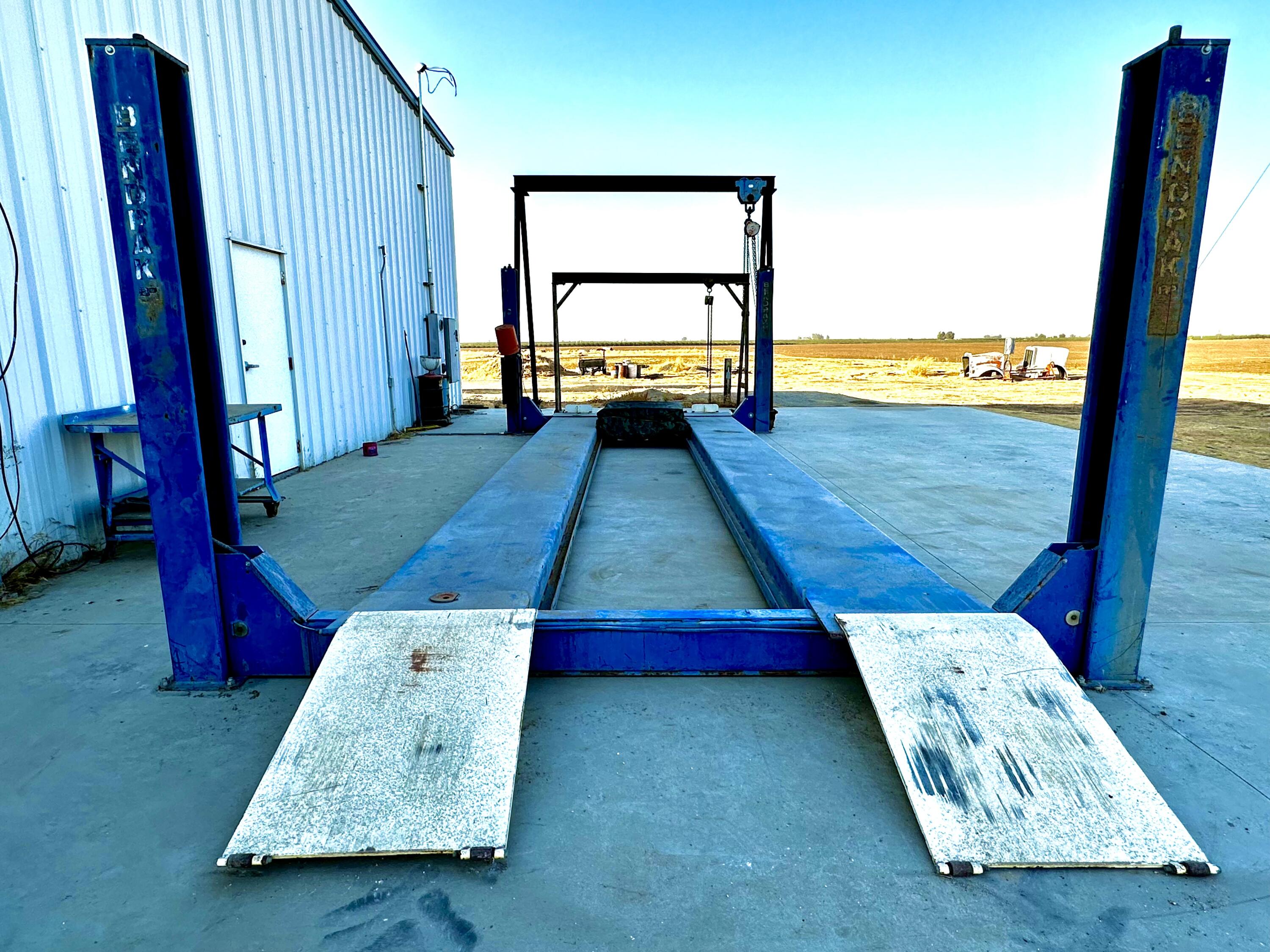 24470 60 Ave, Ducor, CA 93218