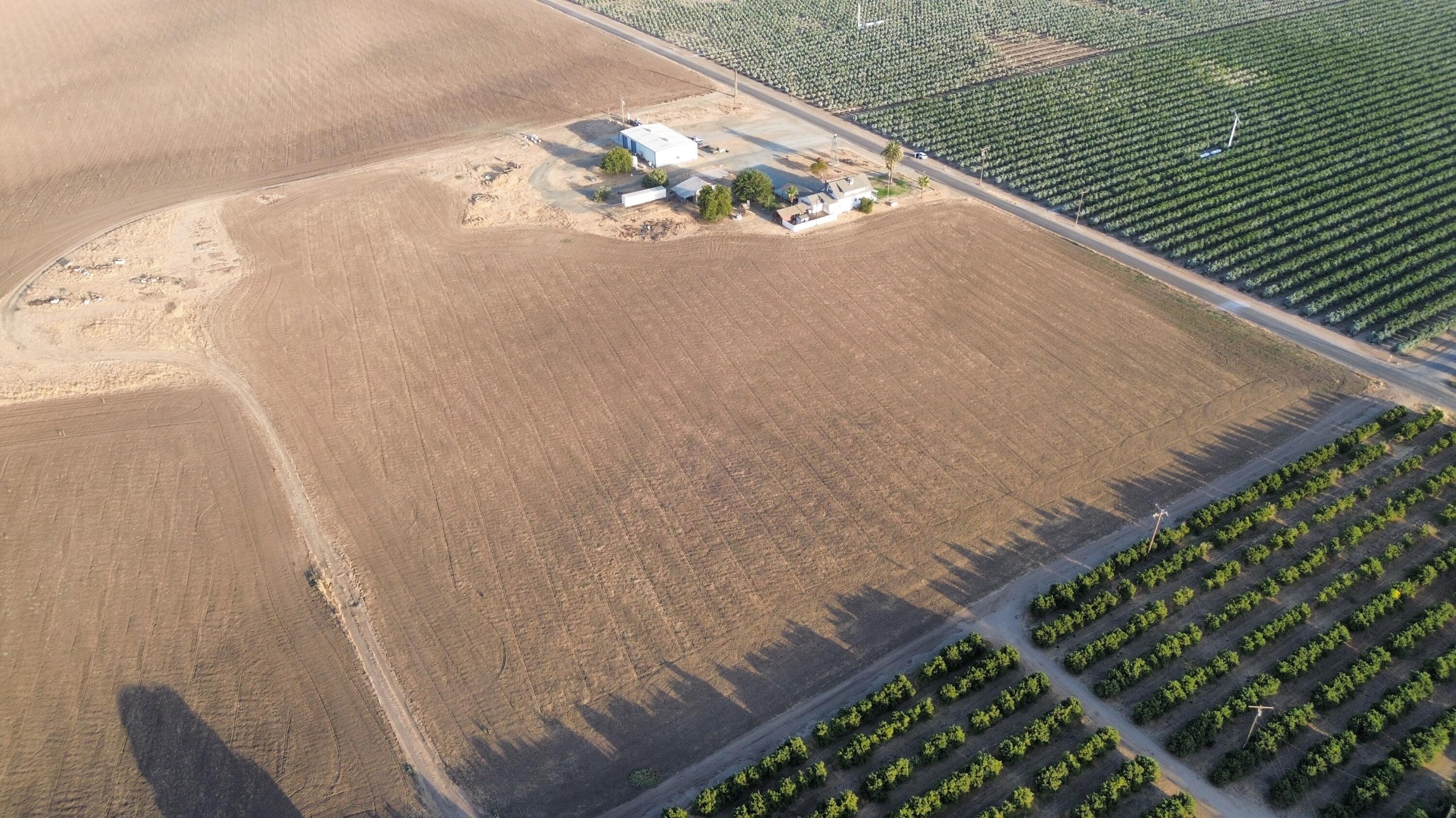 24470 60 Ave, Ducor, CA 93218