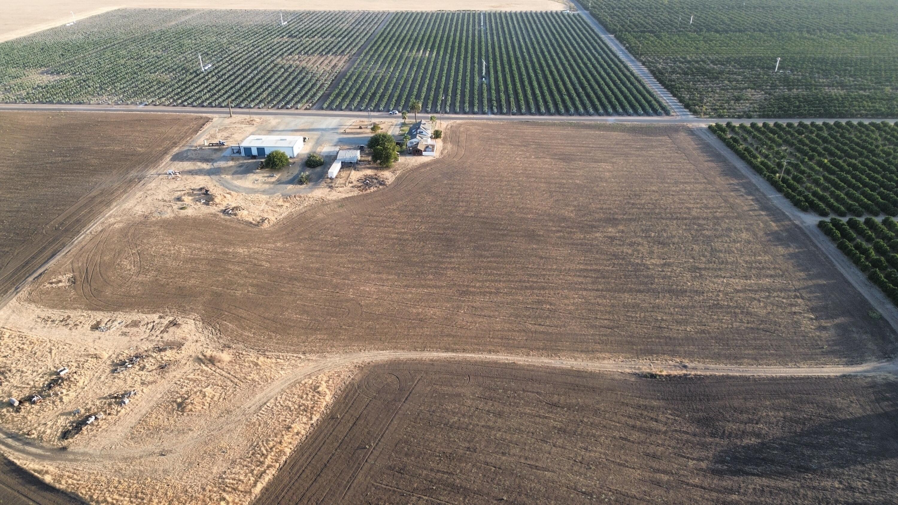 24470 60 Ave, Ducor, CA 93218