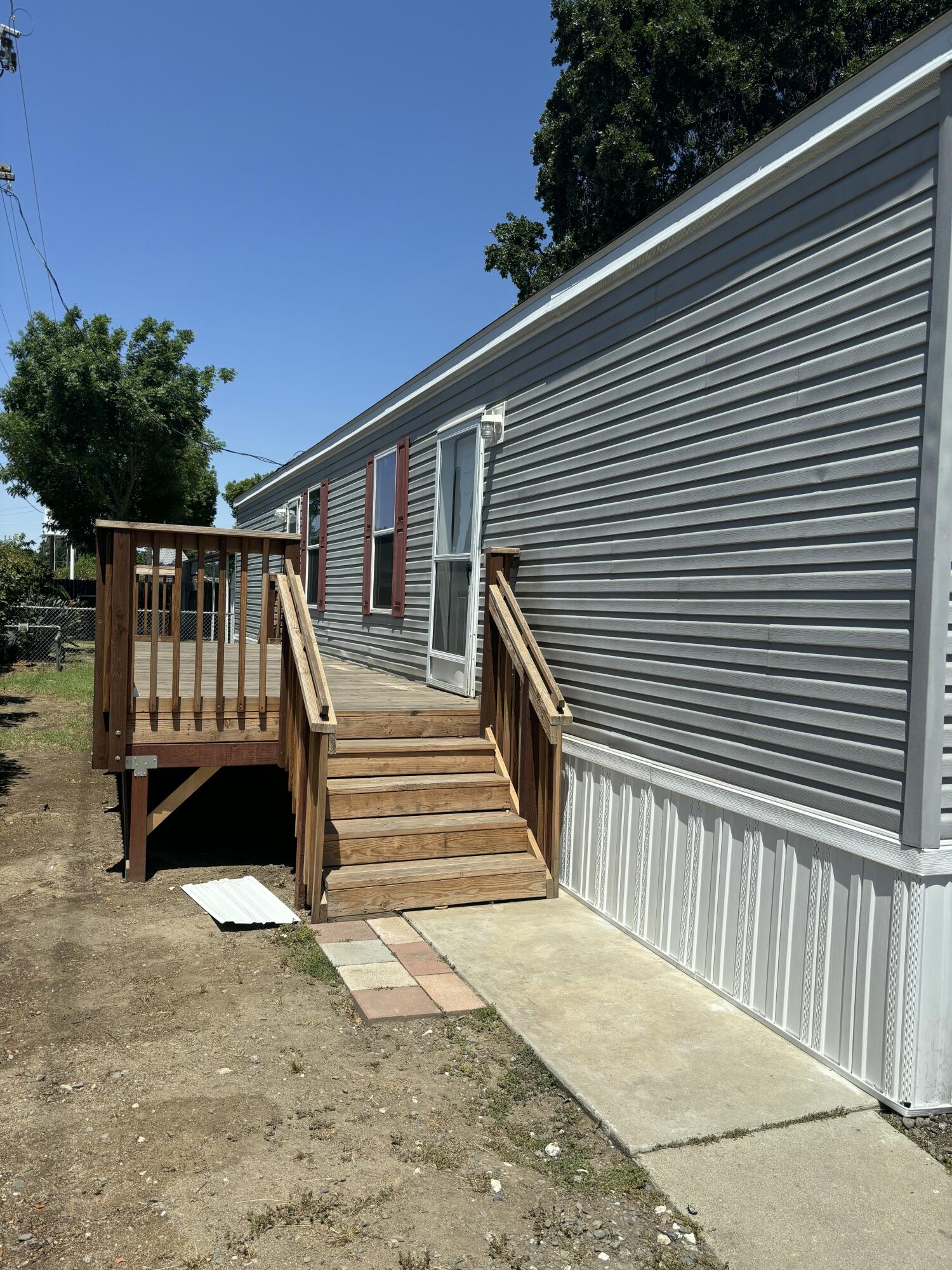 820 S Chinowth Rd #70, Visalia, CA 93277