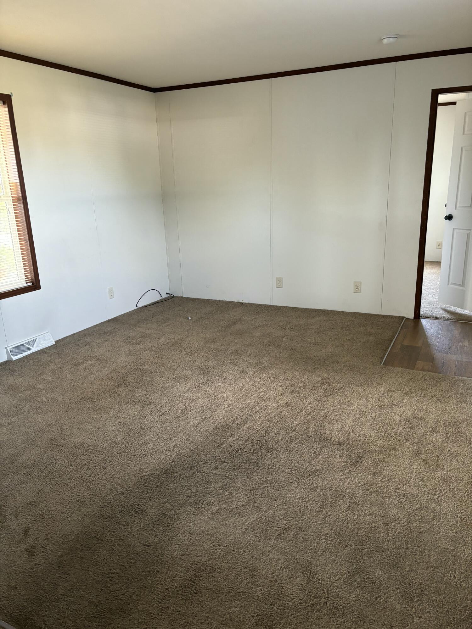 820 S Chinowth Rd #70, Visalia, CA 93277