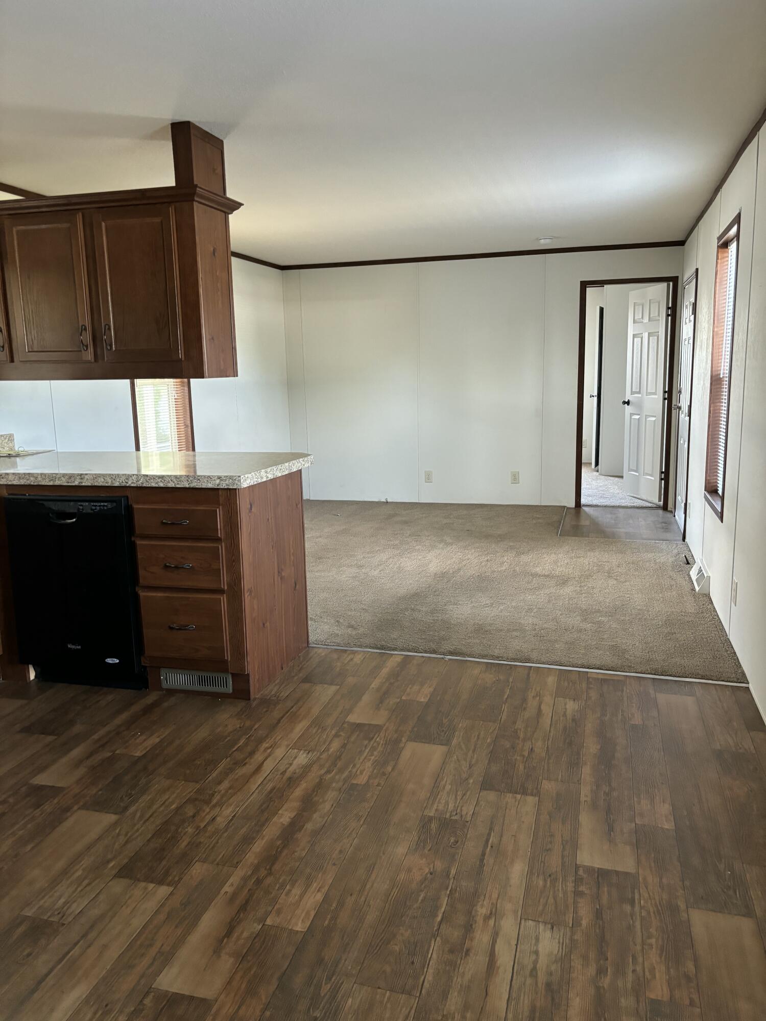 820 S Chinowth Rd #70, Visalia, CA 93277