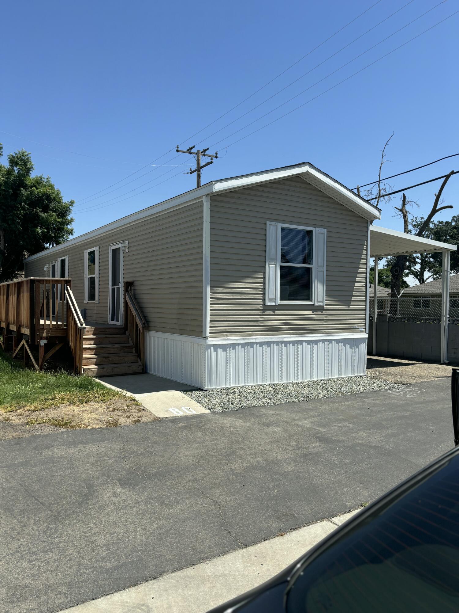 820 S Chinowth Rd #80, Visalia, CA 93277