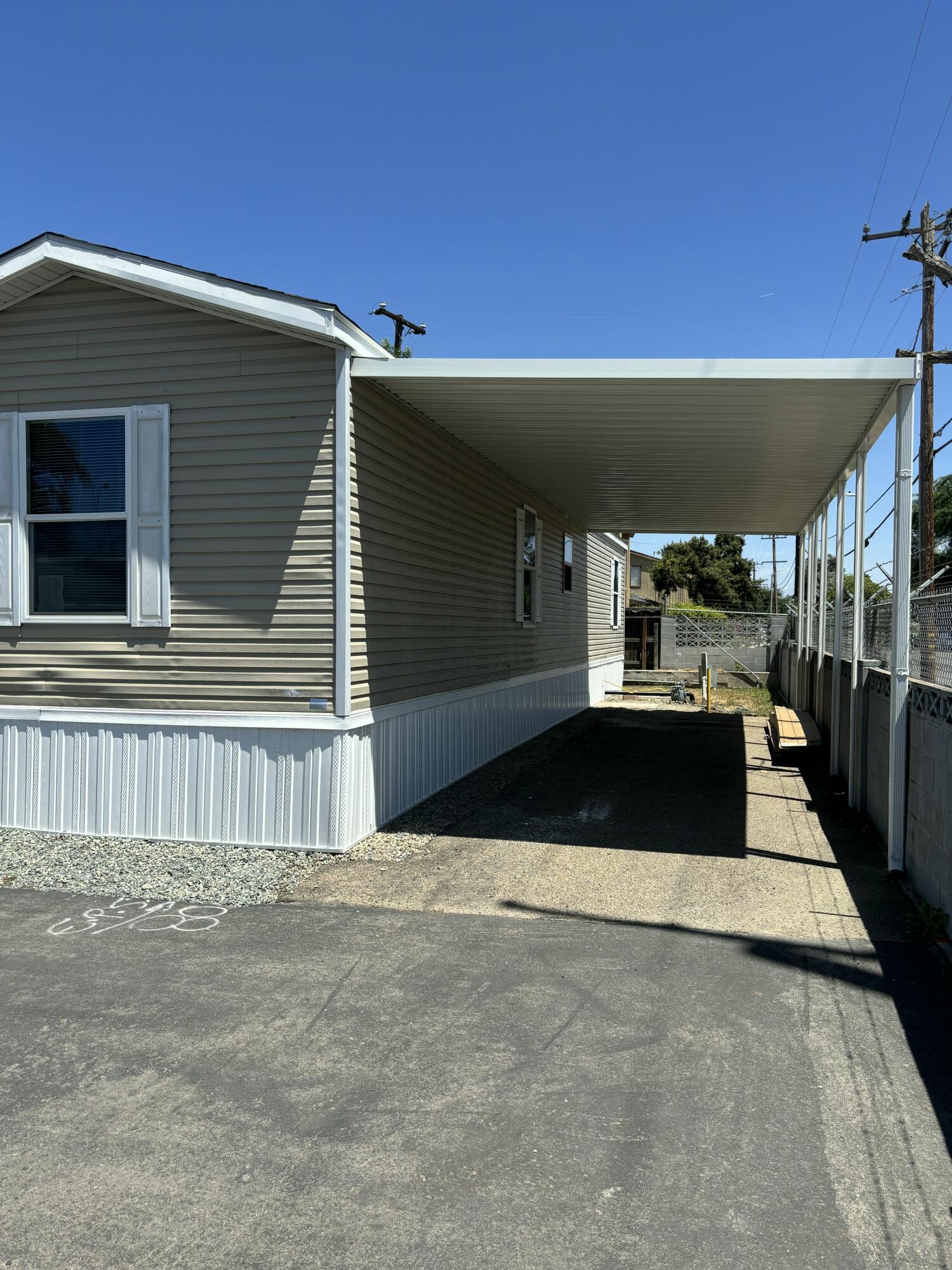 820 S Chinowth Rd #80, Visalia, CA 93277