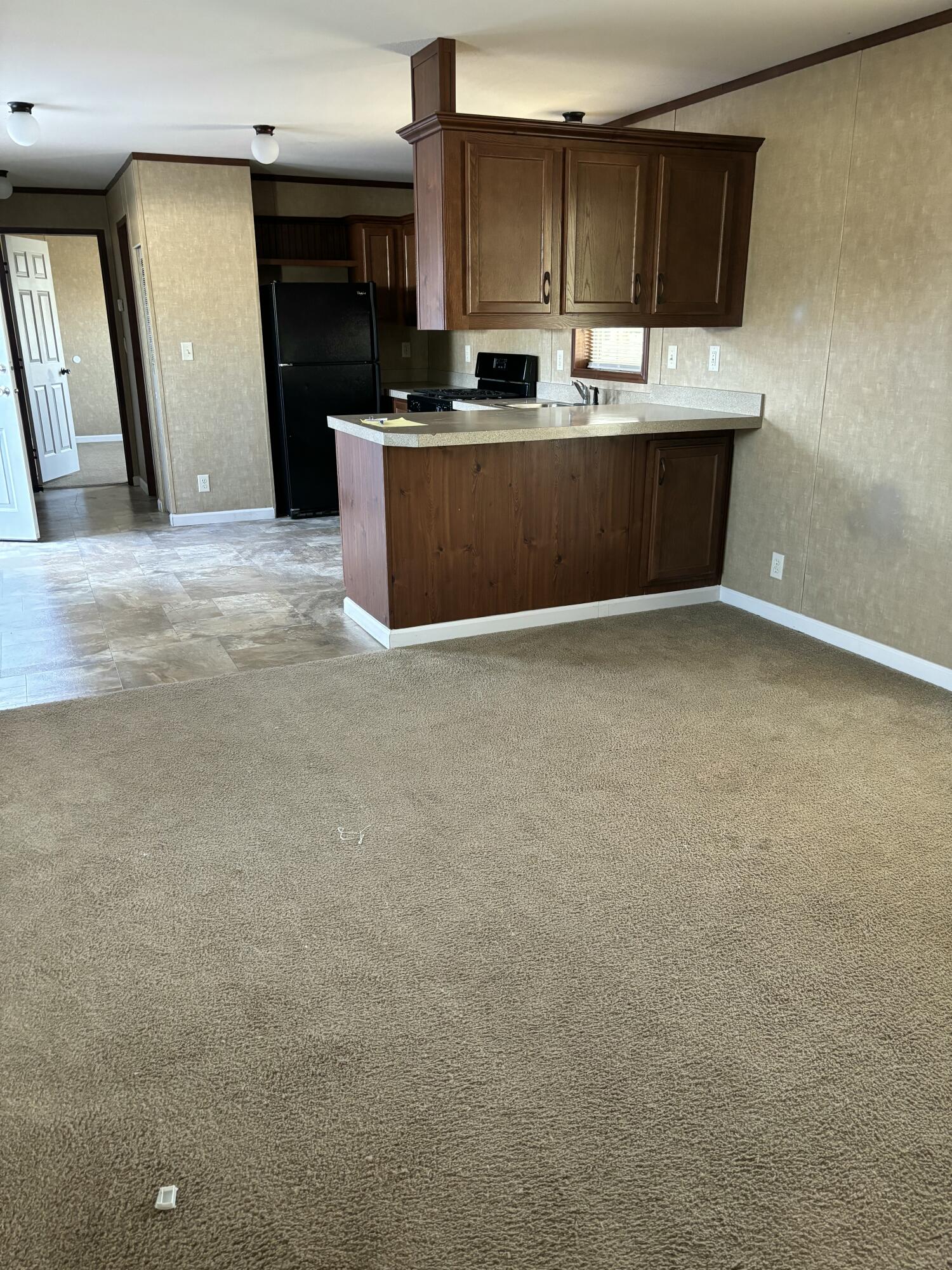 820 S Chinowth Rd #80, Visalia, CA 93277