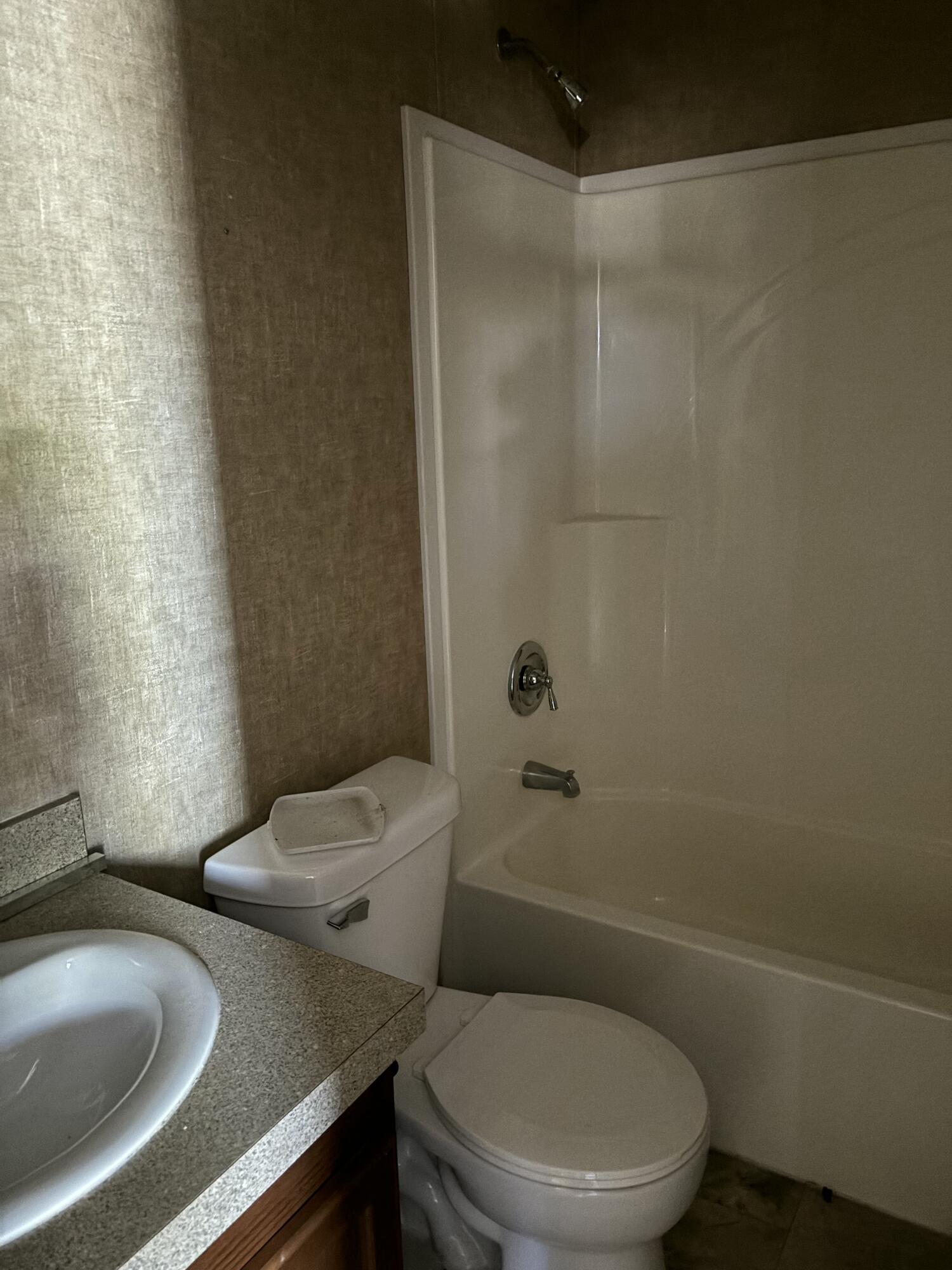 820 S Chinowth Rd #80, Visalia, CA 93277