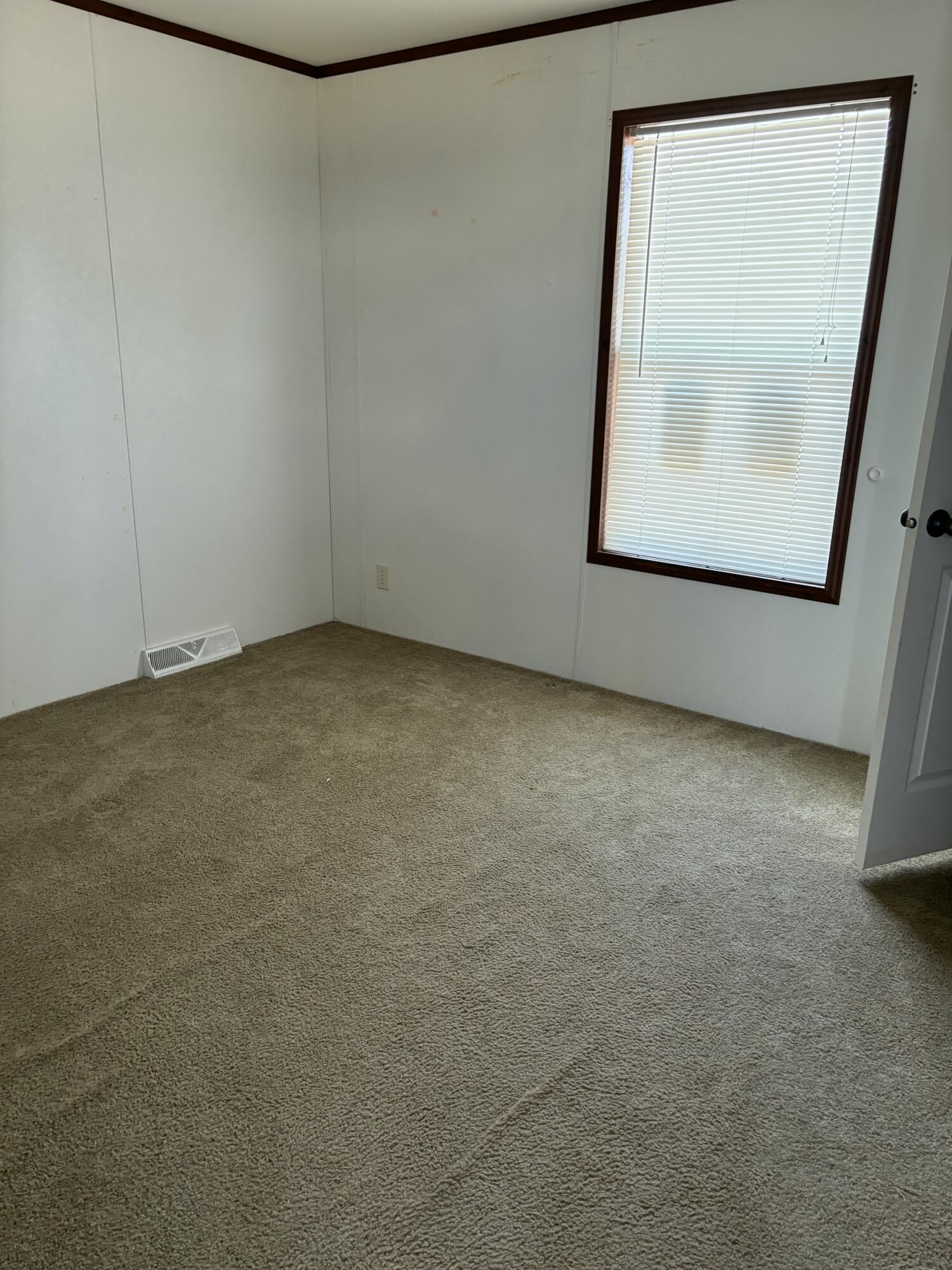 820 S Chinowth Rd #102, Visalia, CA 93277