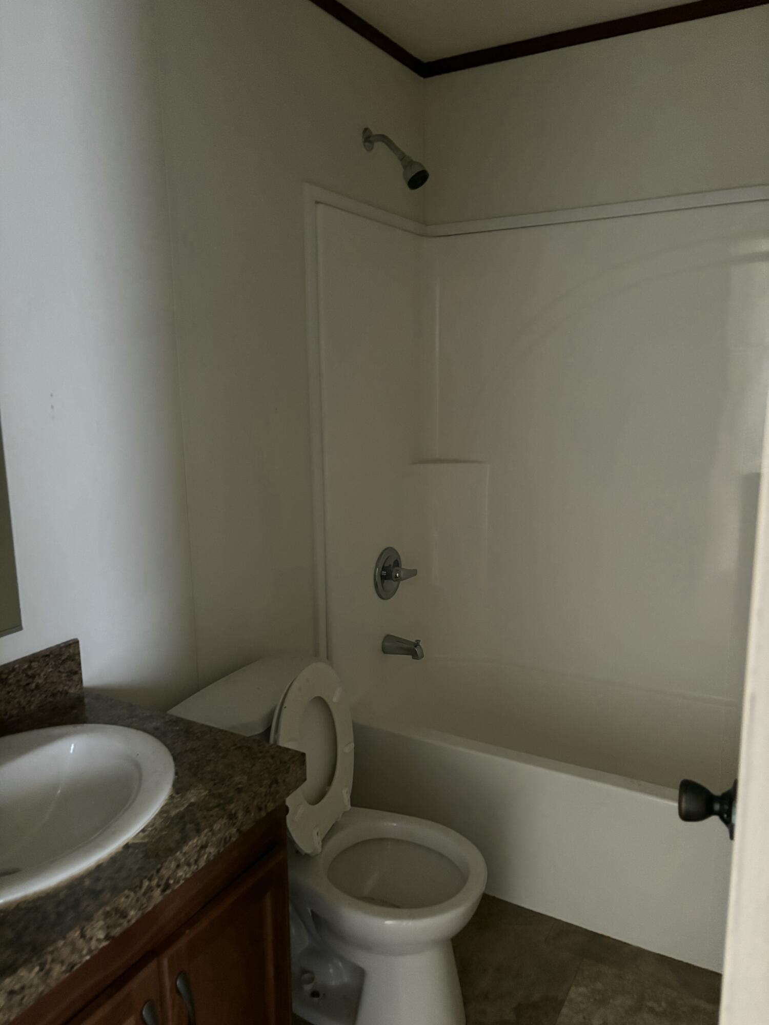 820 S Chinowth Rd #102, Visalia, CA 93277