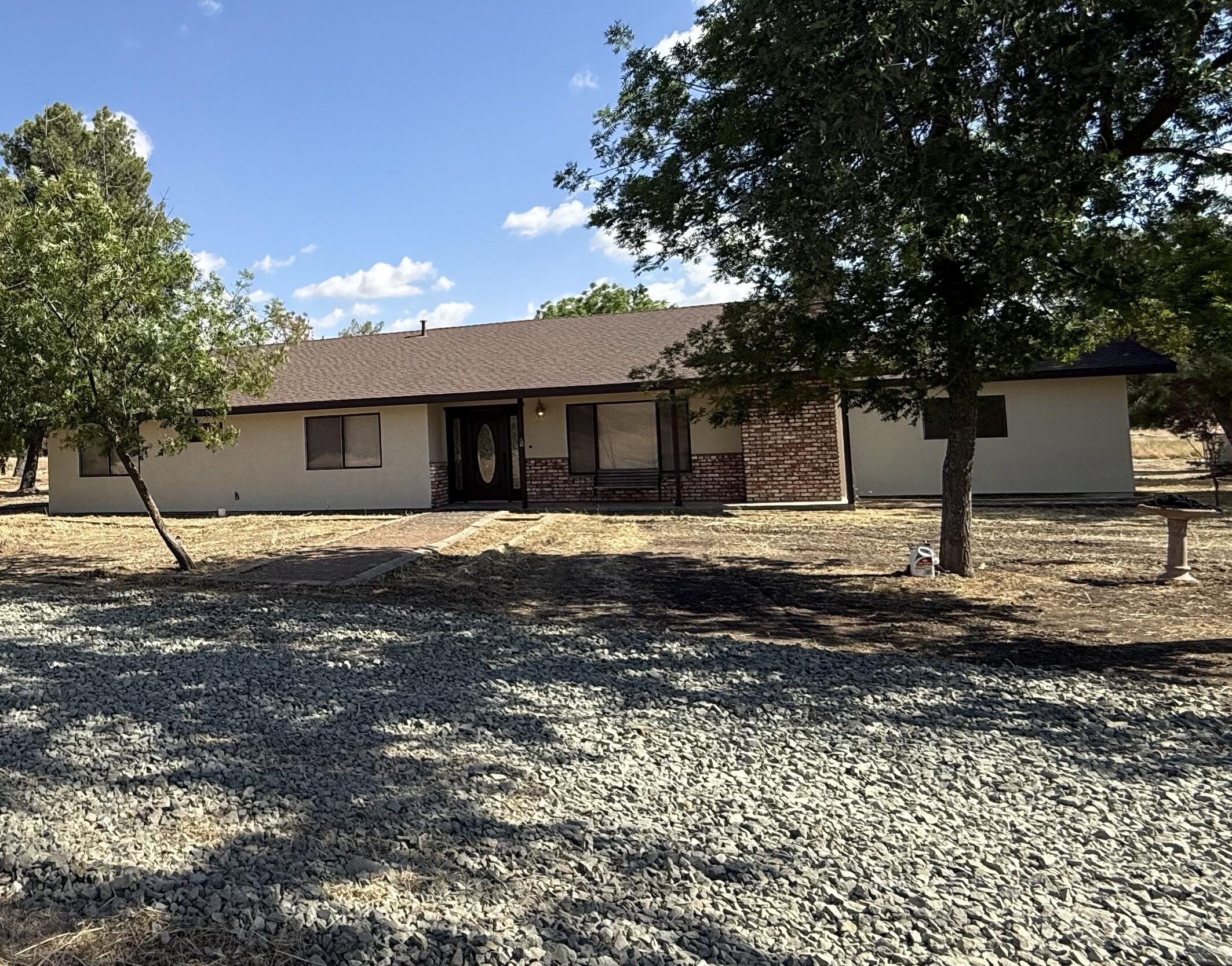 27057 Ave 196, Strathmore, CA 93267