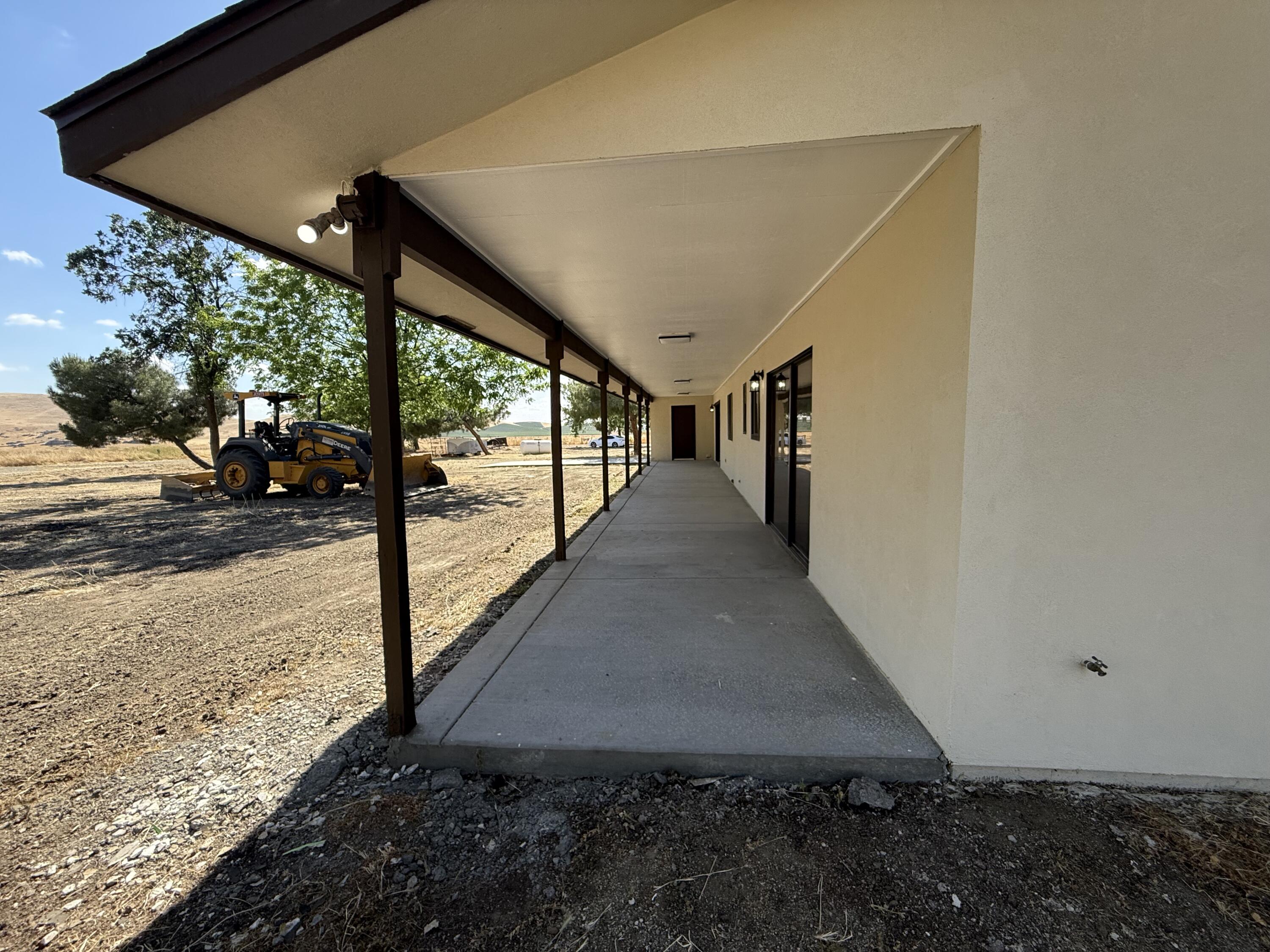 27057 Ave 196, Strathmore, CA 93267