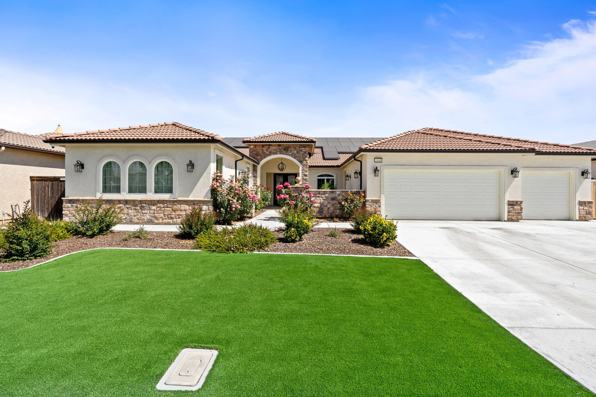 3108 E Beech Ct, Visalia, CA 93292