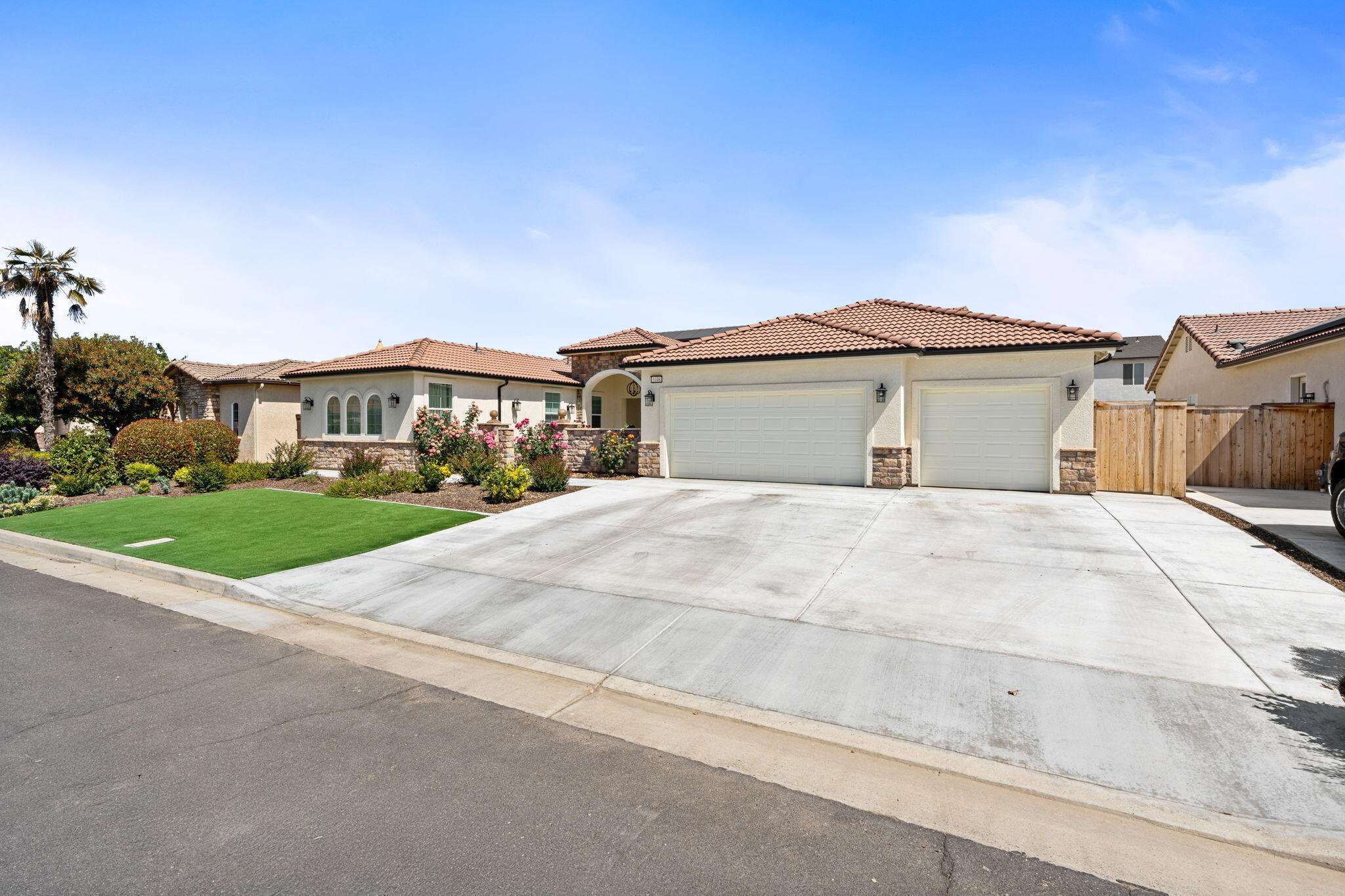 3108 E Beech Ct, Visalia, CA 93292