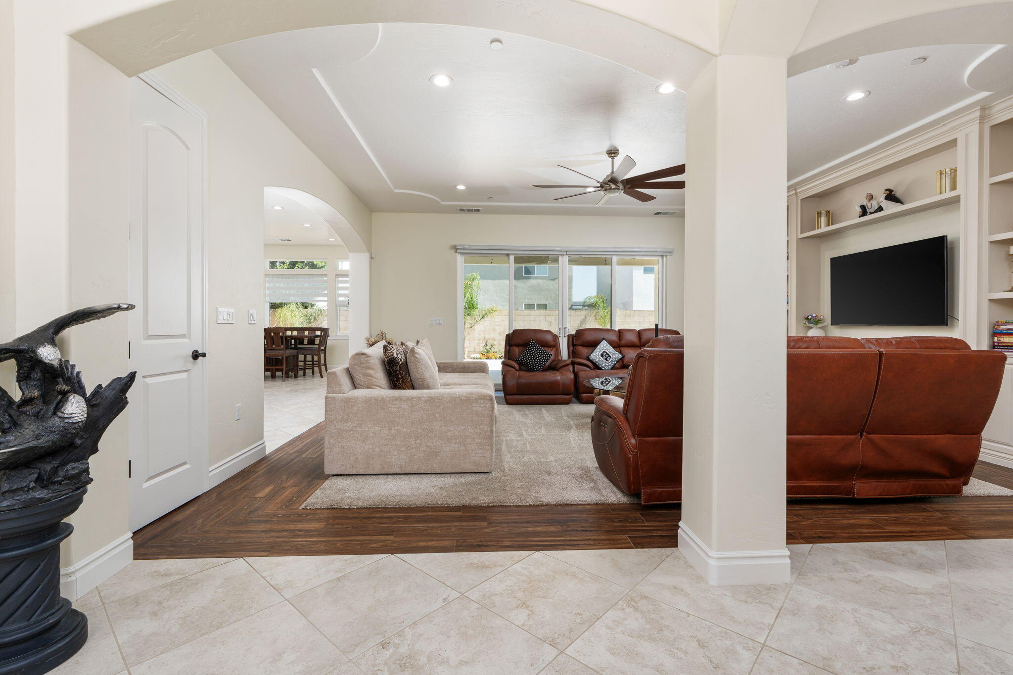 3108 E Beech Ct, Visalia, CA 93292