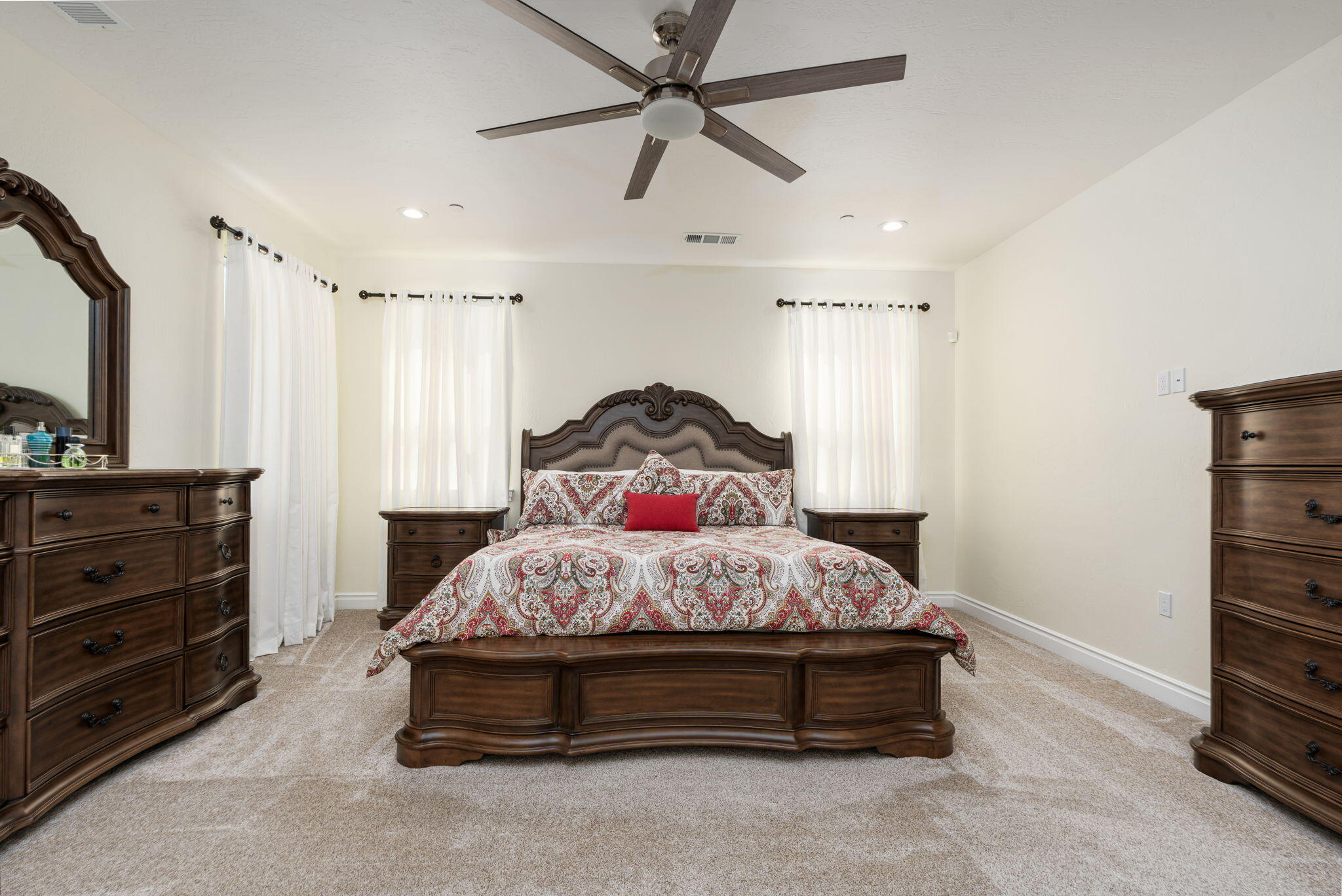 3108 E Beech Ct, Visalia, CA 93292