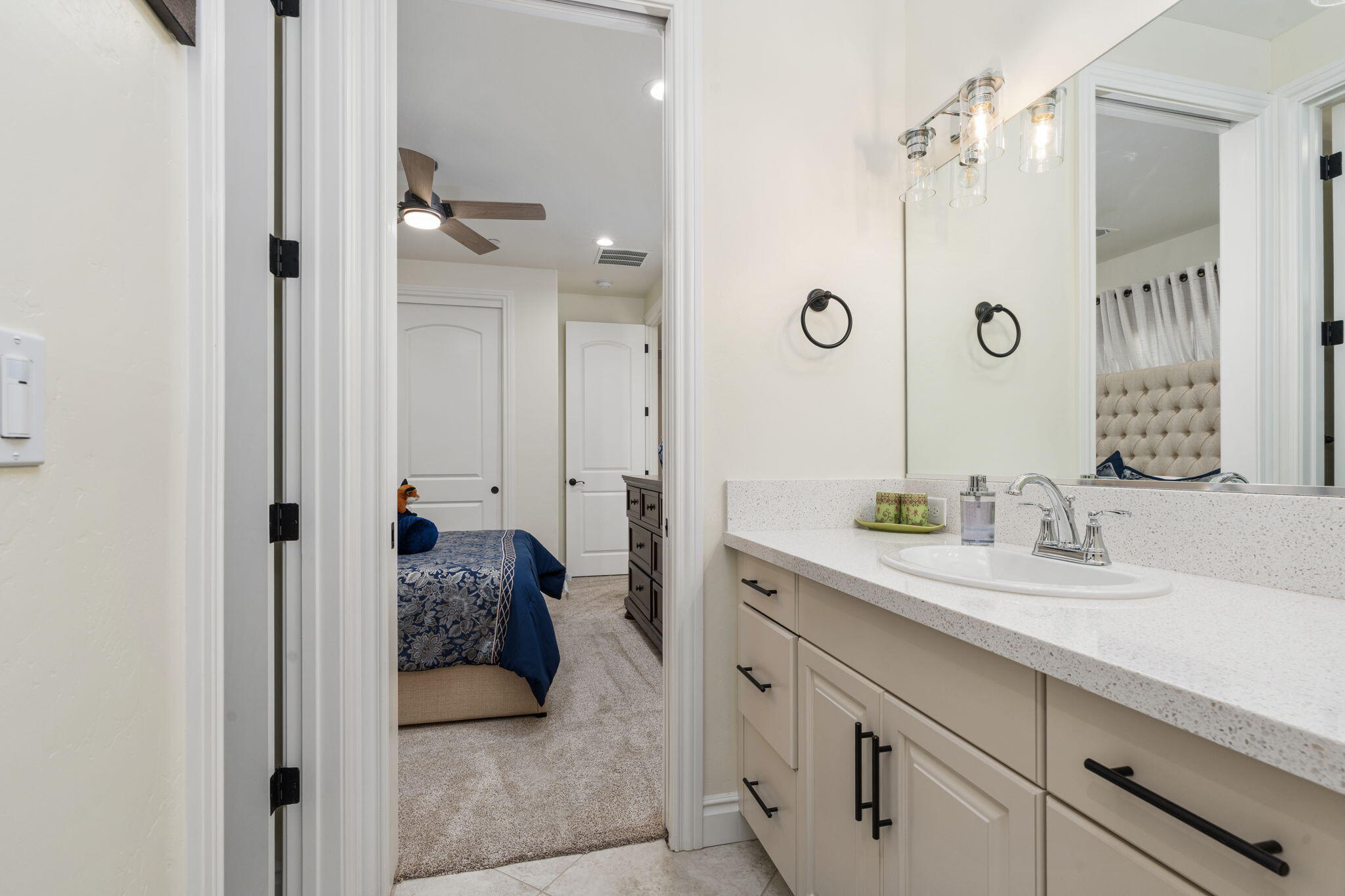 3108 E Beech Ct, Visalia, CA 93292