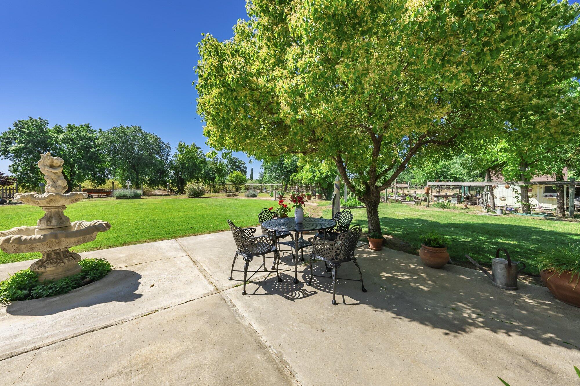 9415 21st Ave, Lemoore, CA 93245