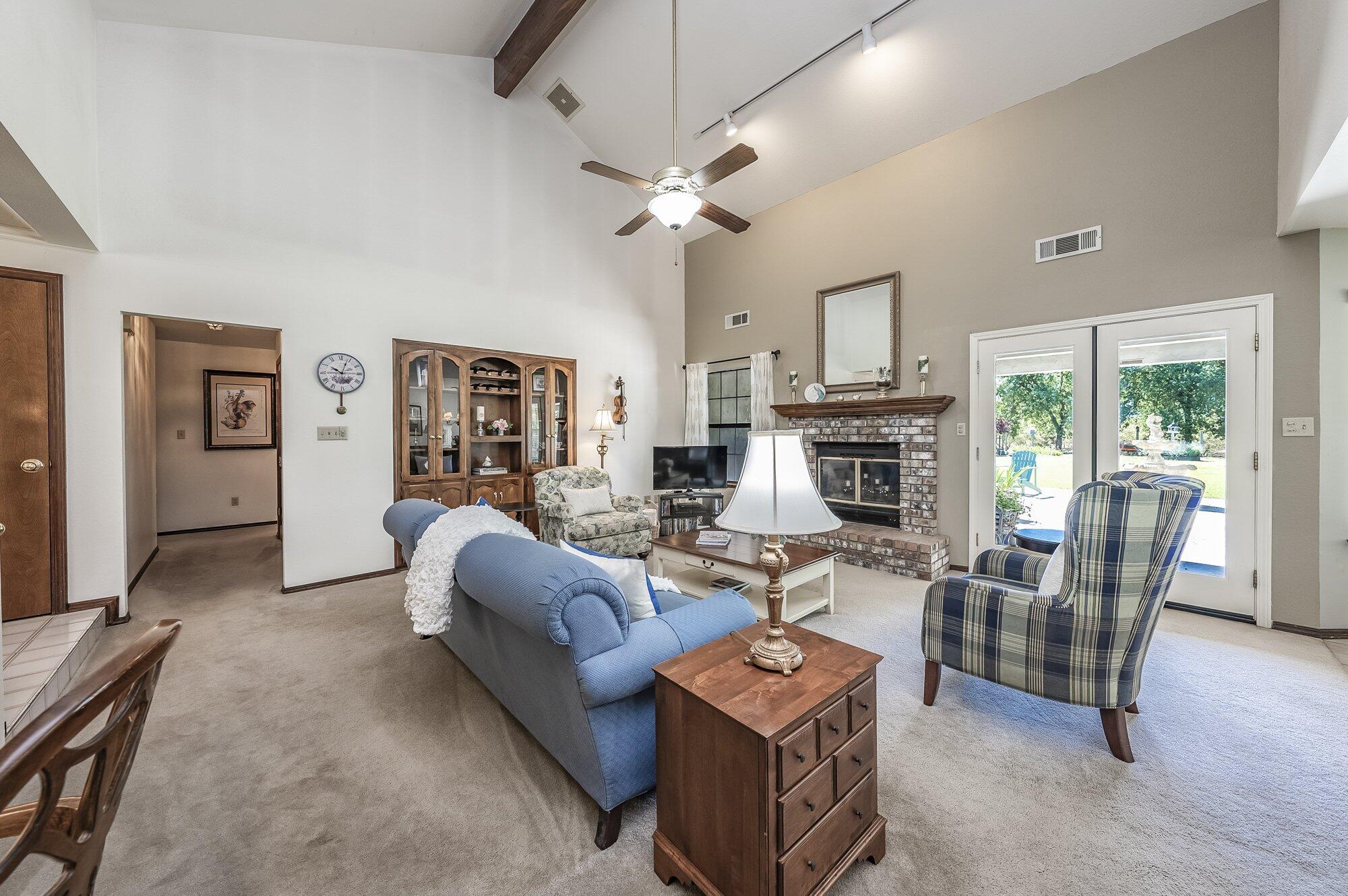 9415 21st Ave, Lemoore, CA 93245