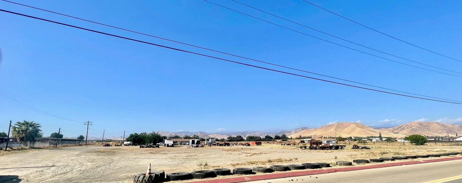 00 W Ropes Ave, Woodlake, CA 93286