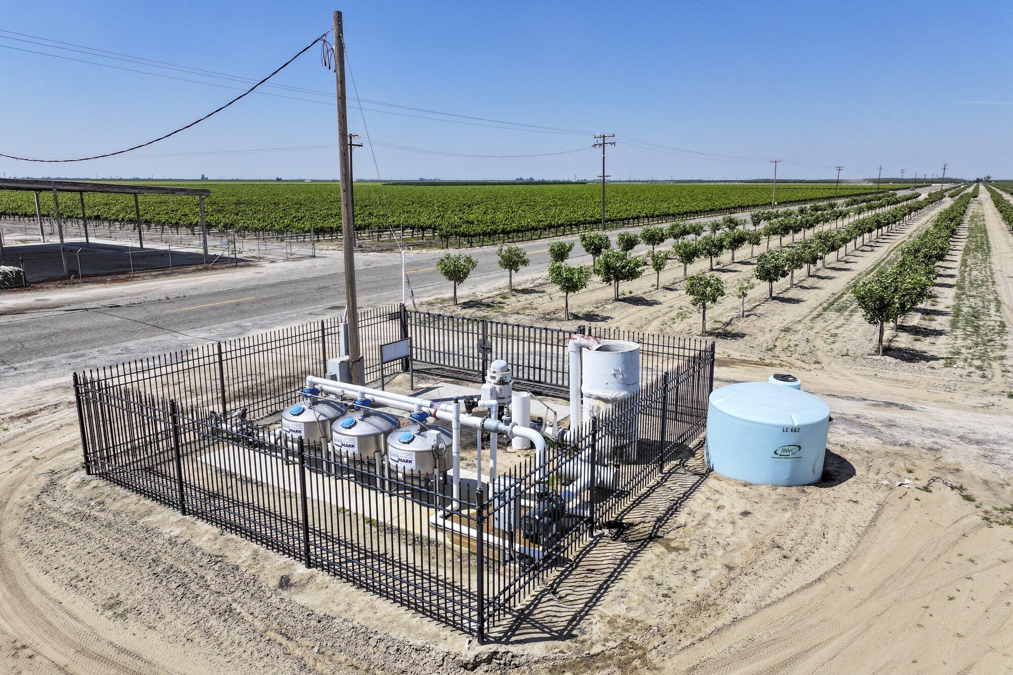 16495 S Minnewawa Ave, Selma, CA 93662