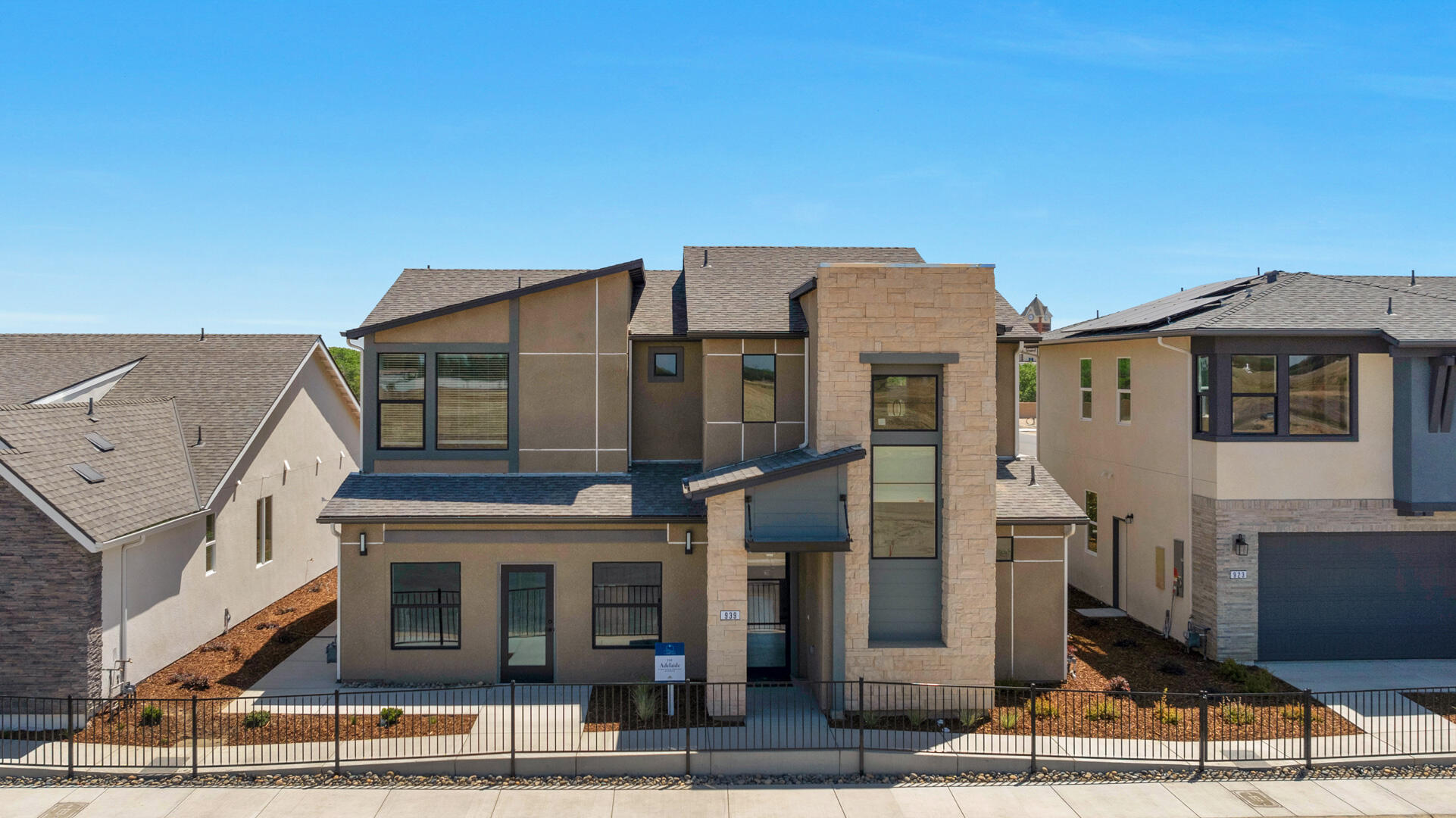 939 Lisbon Ave, Tulare, CA 93274