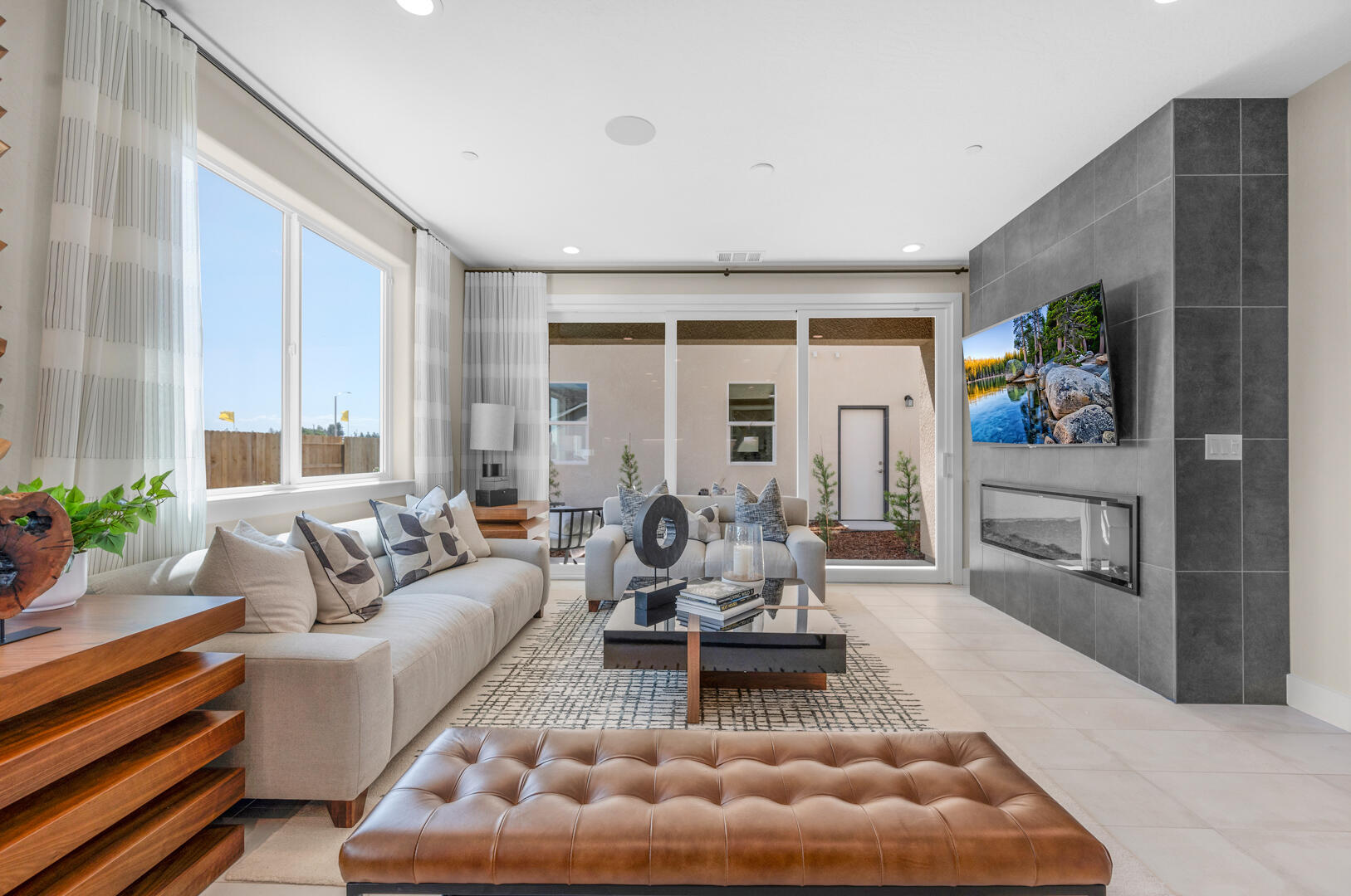 939 Lisbon Ave, Tulare, CA 93274