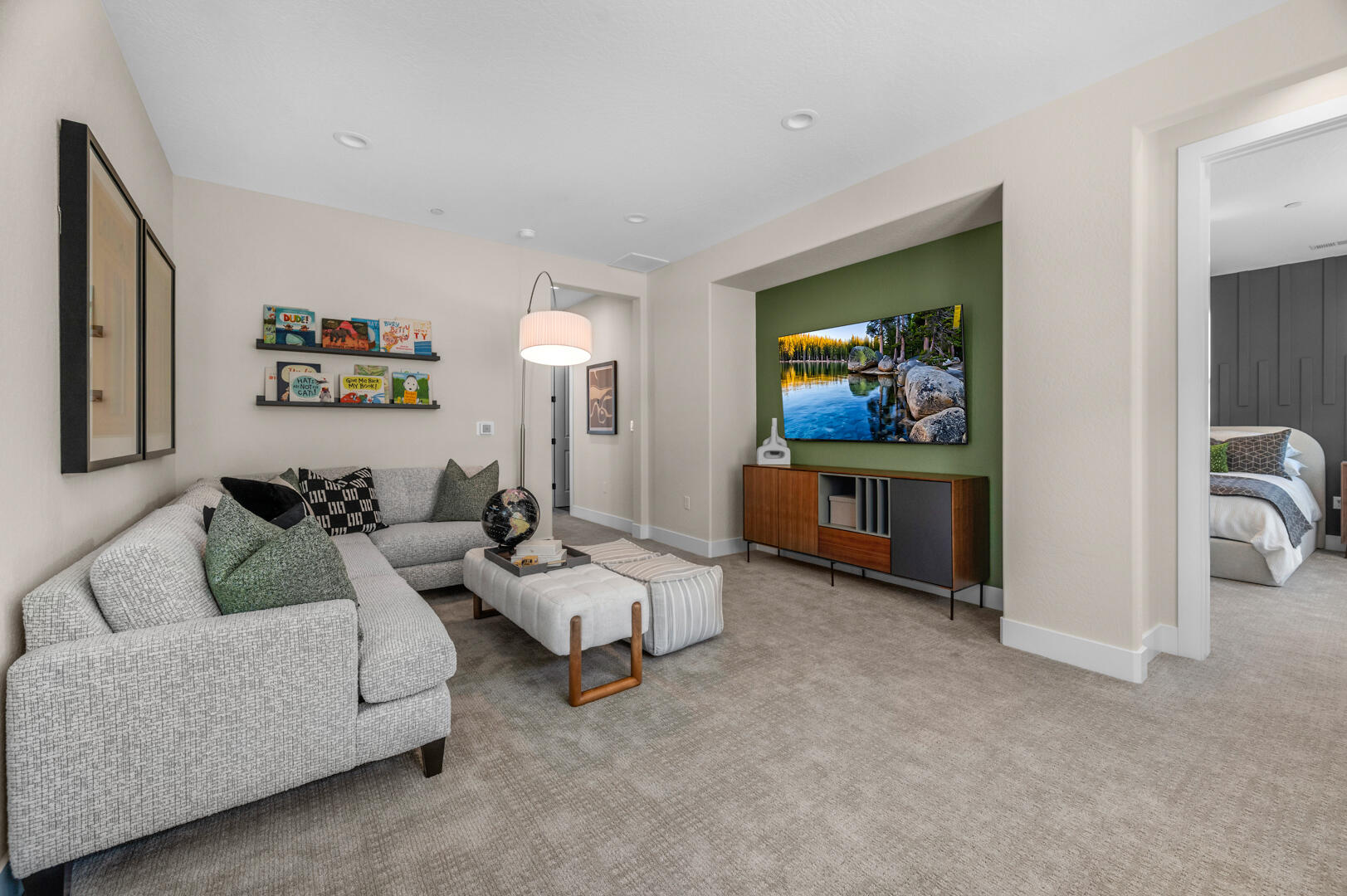 939 Lisbon Ave, Tulare, CA 93274