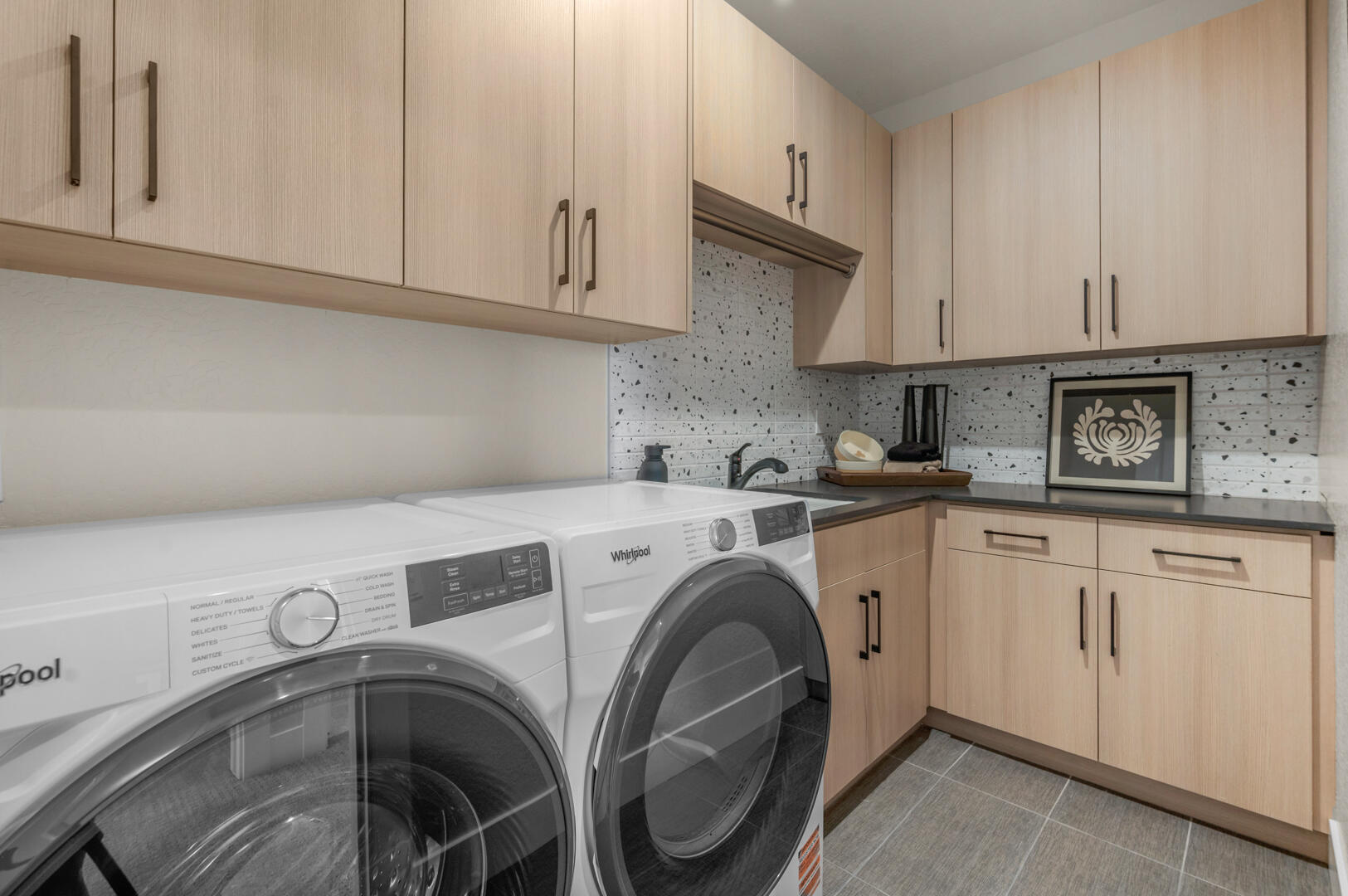 939 Lisbon Ave, Tulare, CA 93274