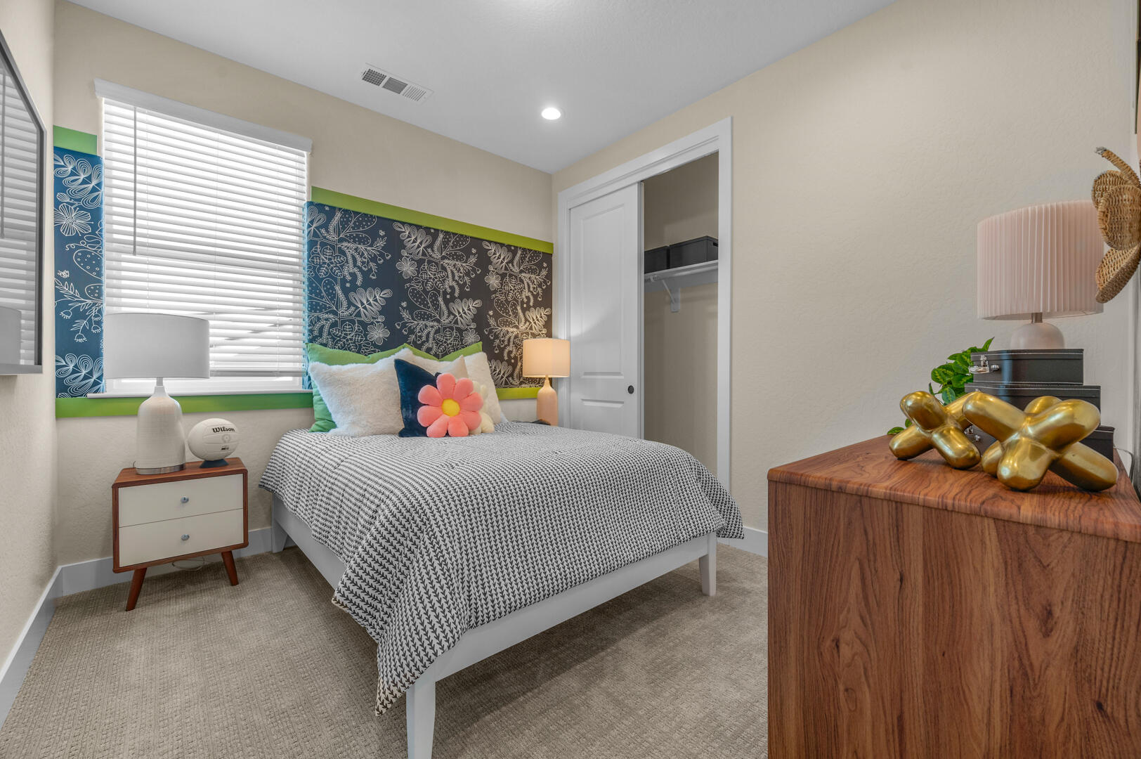 939 Lisbon Ave, Tulare, CA 93274