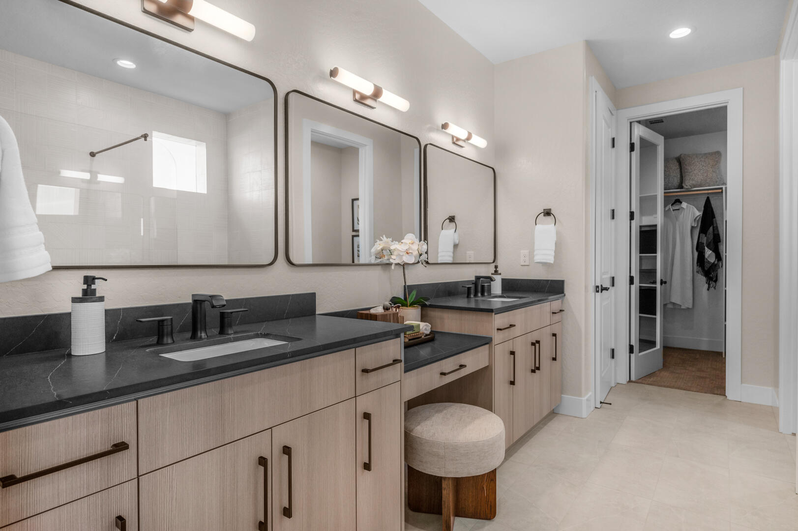 939 Lisbon Ave, Tulare, CA 93274