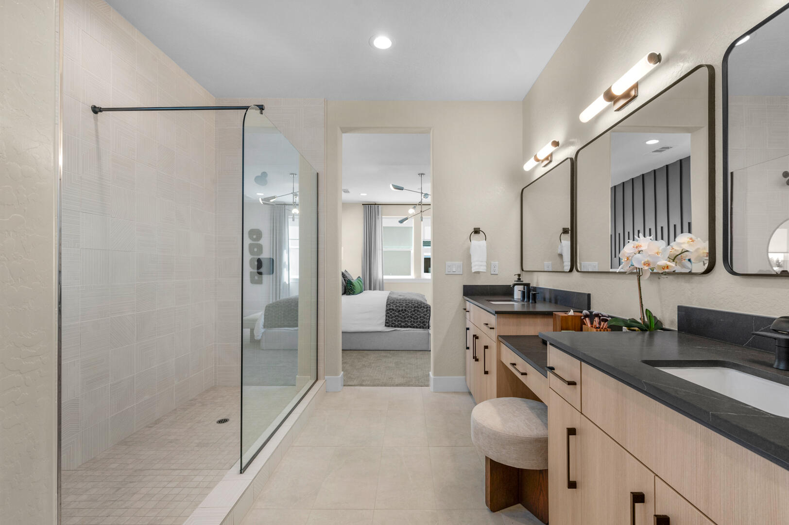 939 Lisbon Ave, Tulare, CA 93274