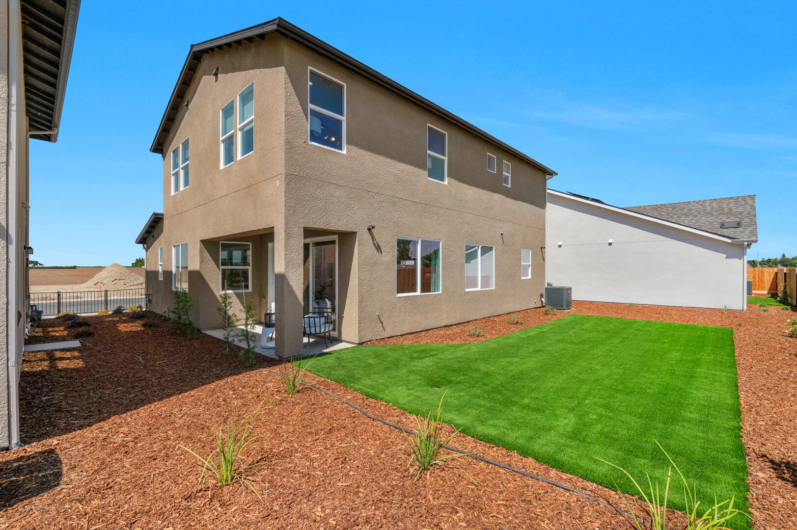 939 Lisbon Ave, Tulare, CA 93274