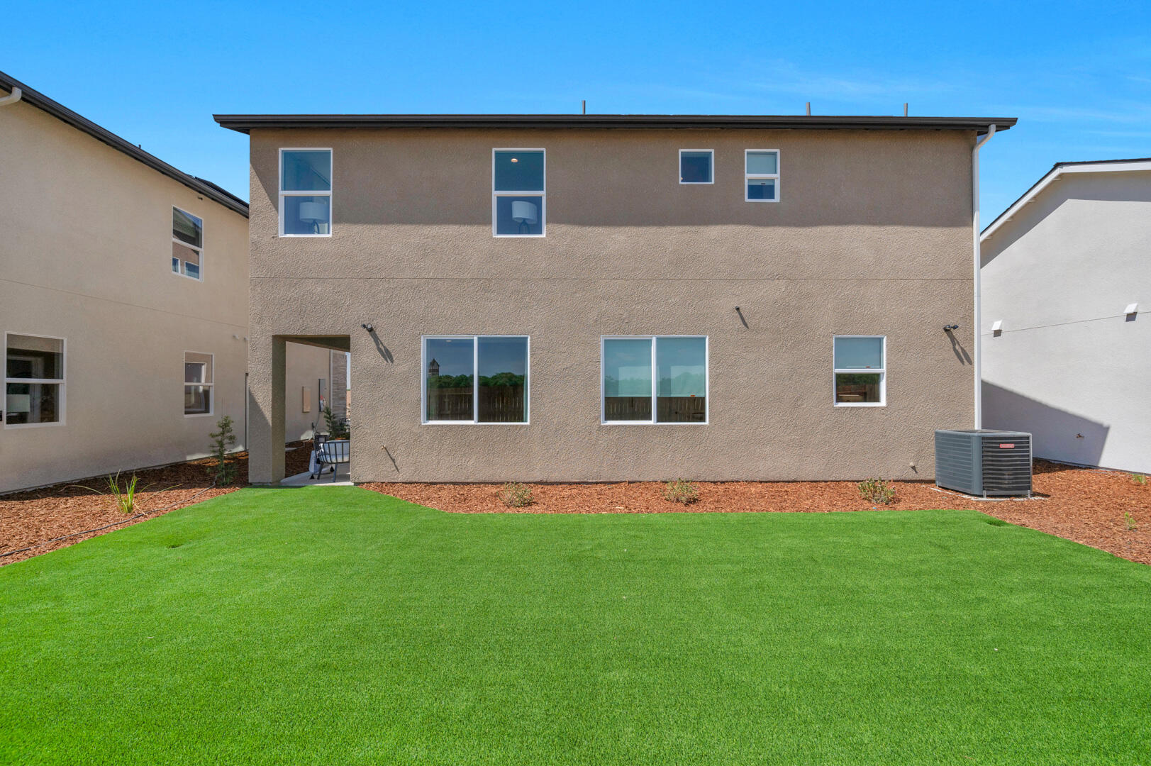 939 Lisbon Ave, Tulare, CA 93274