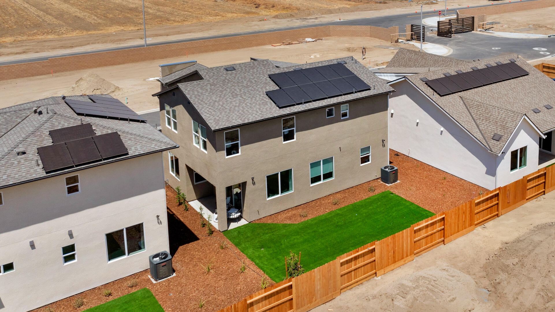 939 Lisbon Ave, Tulare, CA 93274