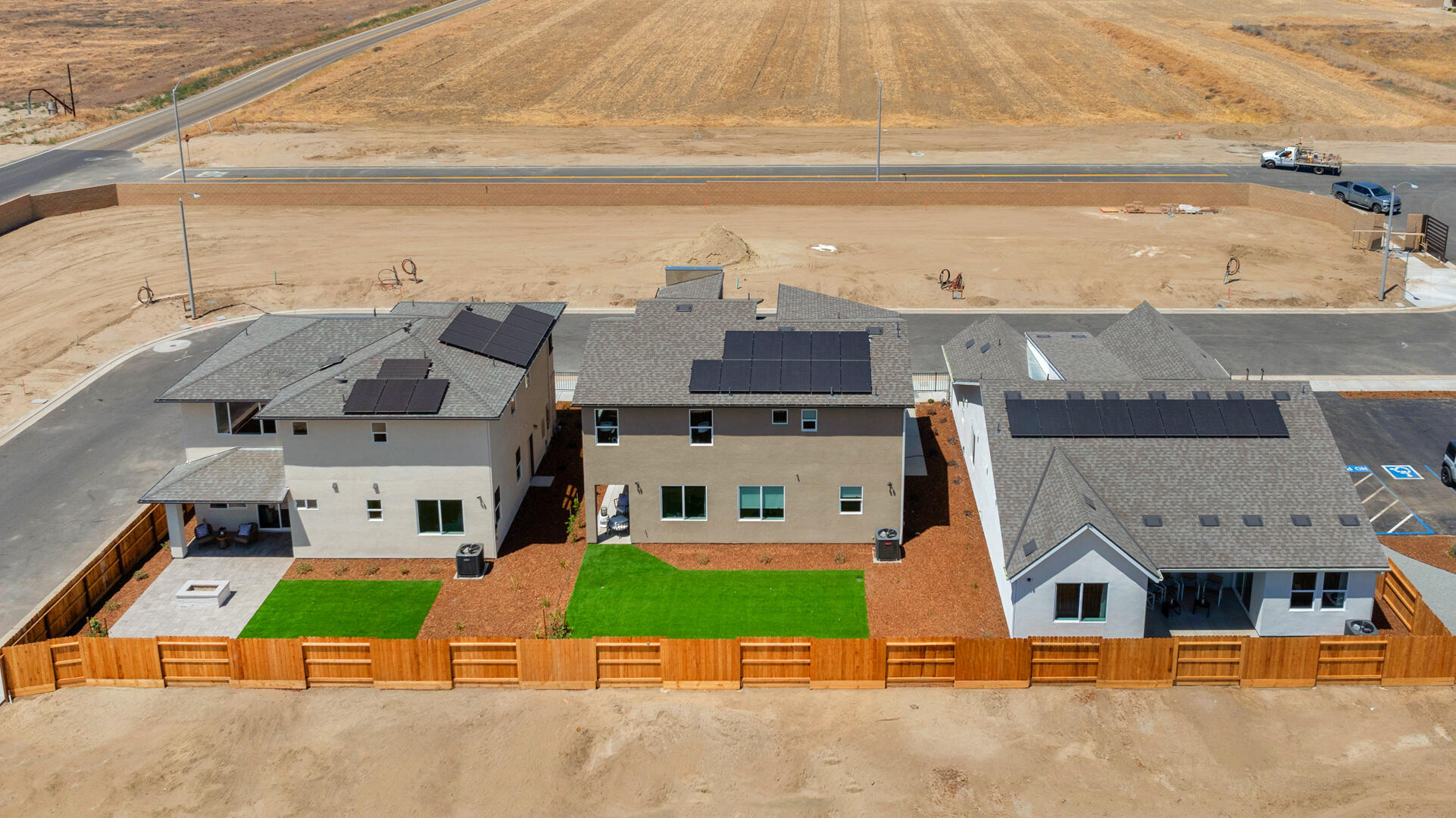 947 Lisbon Ave, Tulare, CA 93274