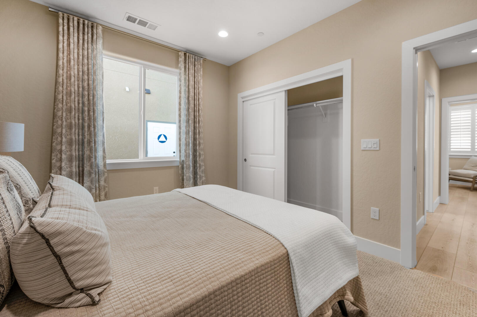 947 Lisbon Ave, Tulare, CA 93274