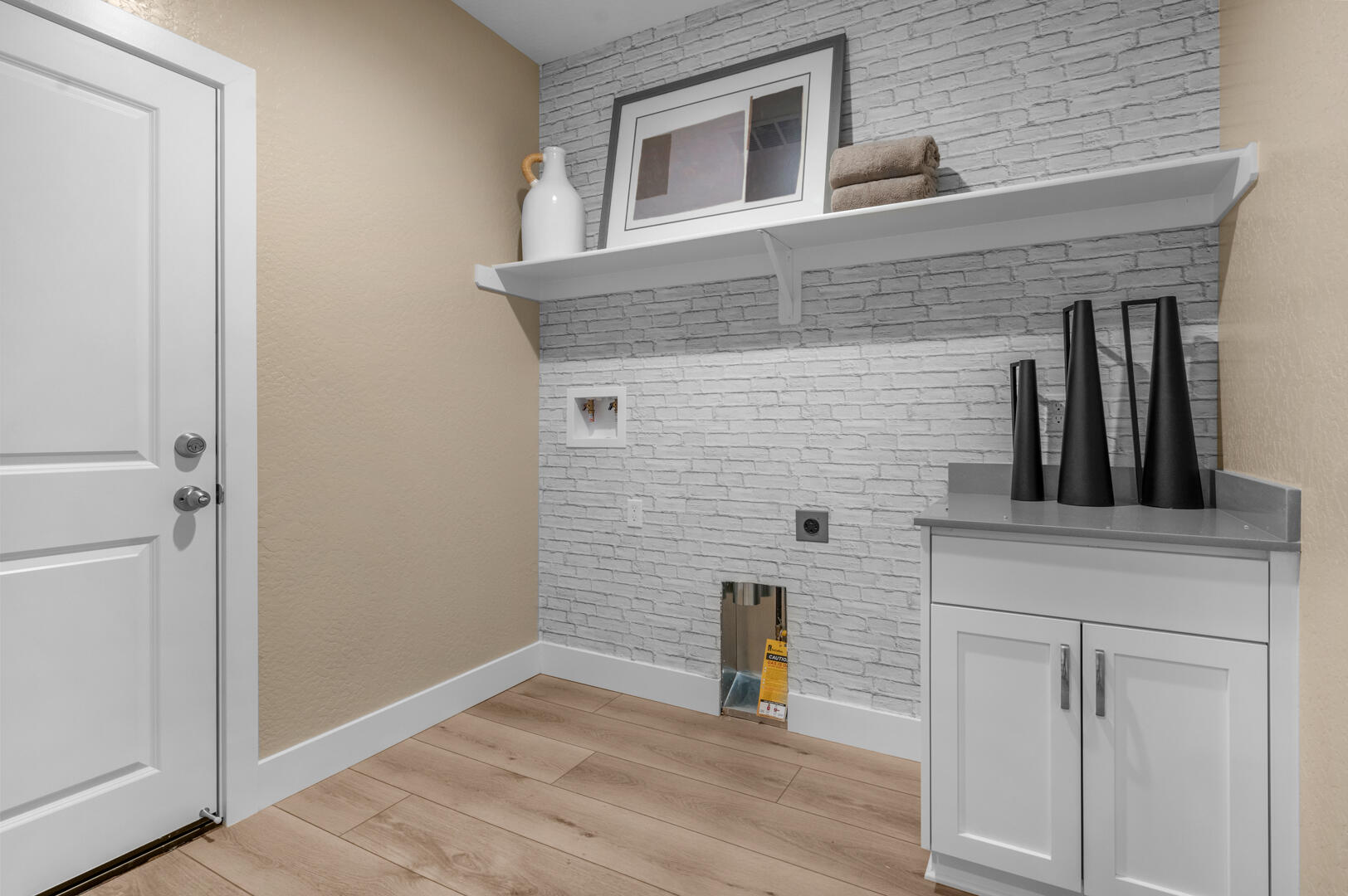 947 Lisbon Ave, Tulare, CA 93274