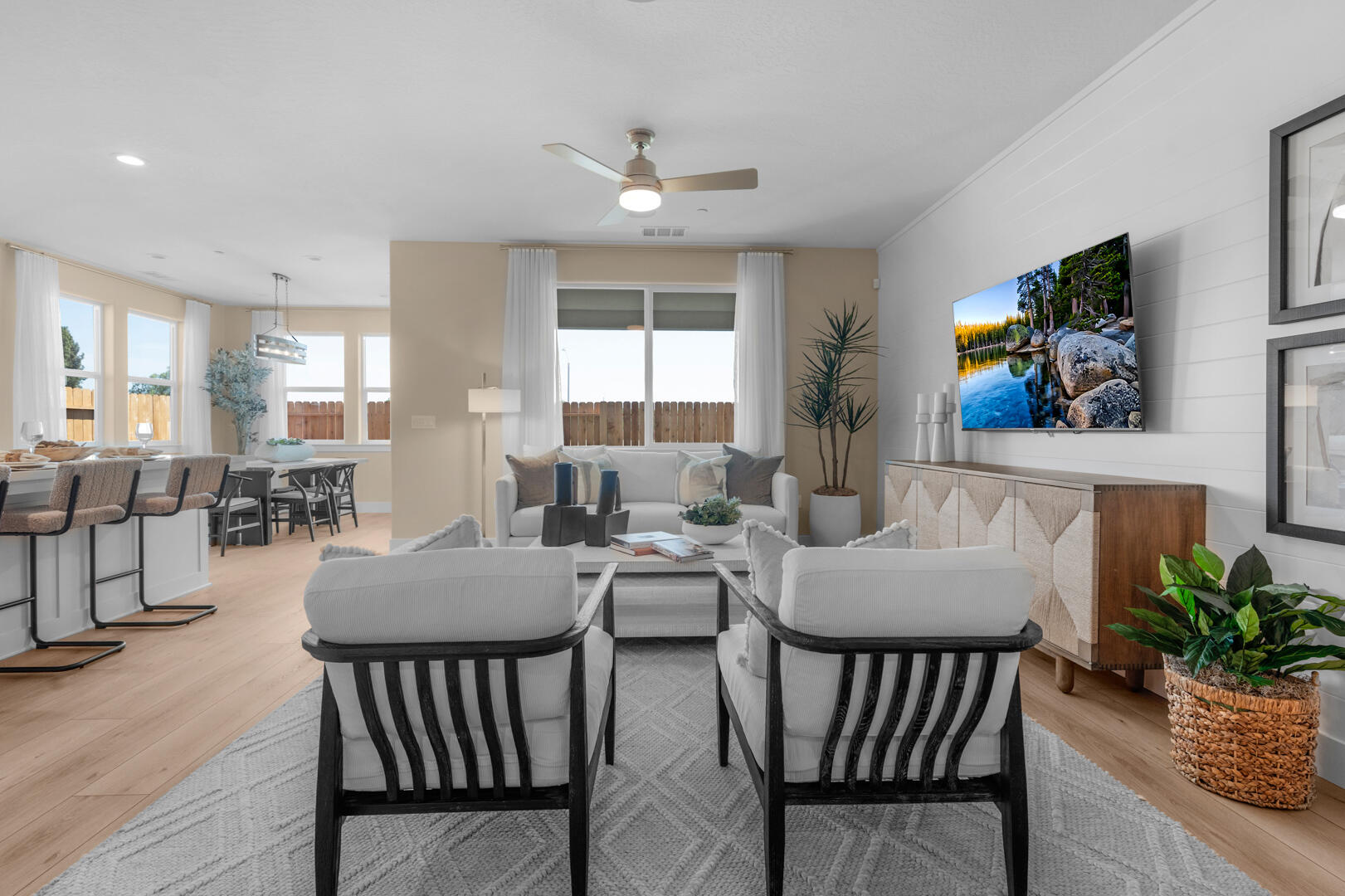 947 Lisbon Ave, Tulare, CA 93274