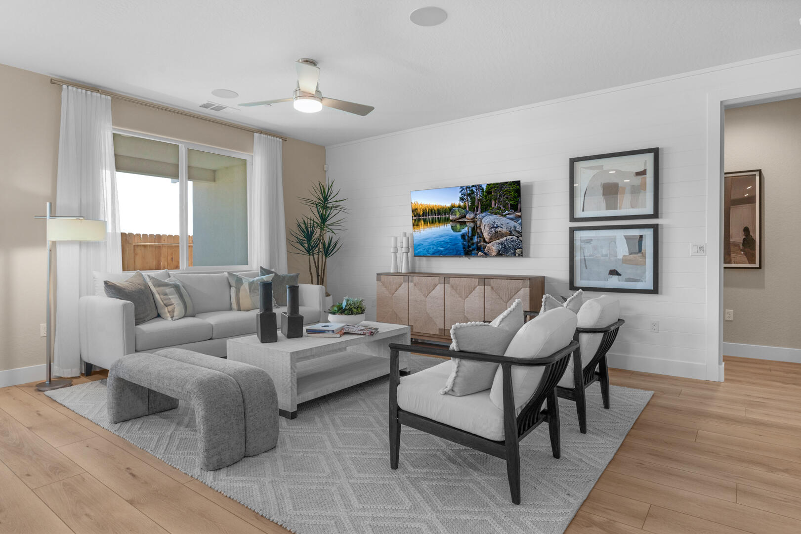 947 Lisbon Ave, Tulare, CA 93274