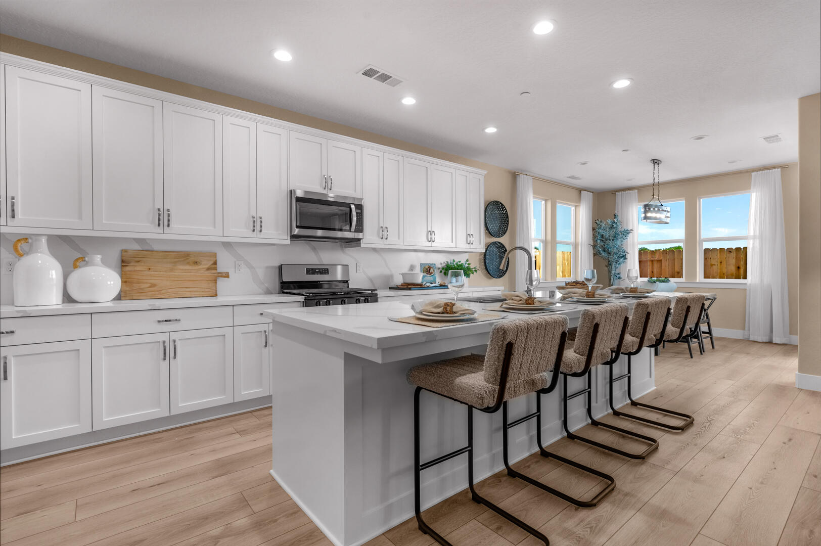 947 Lisbon Ave, Tulare, CA 93274