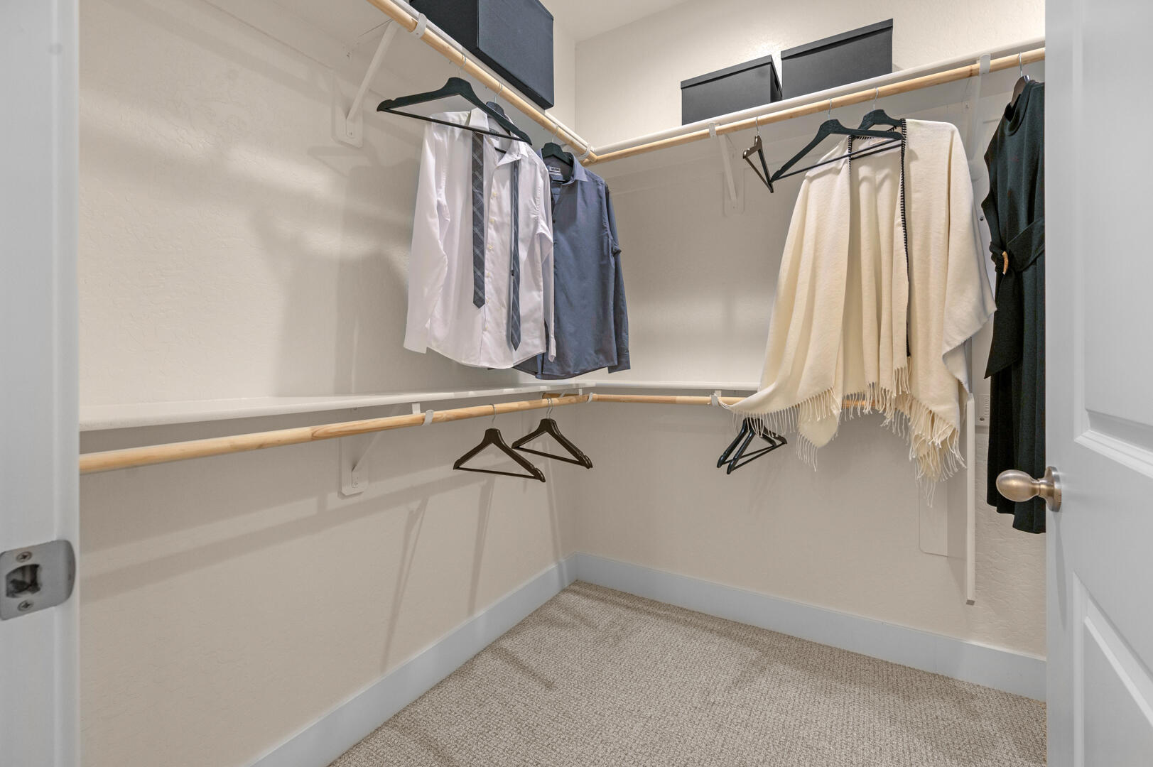 947 Lisbon Ave, Tulare, CA 93274