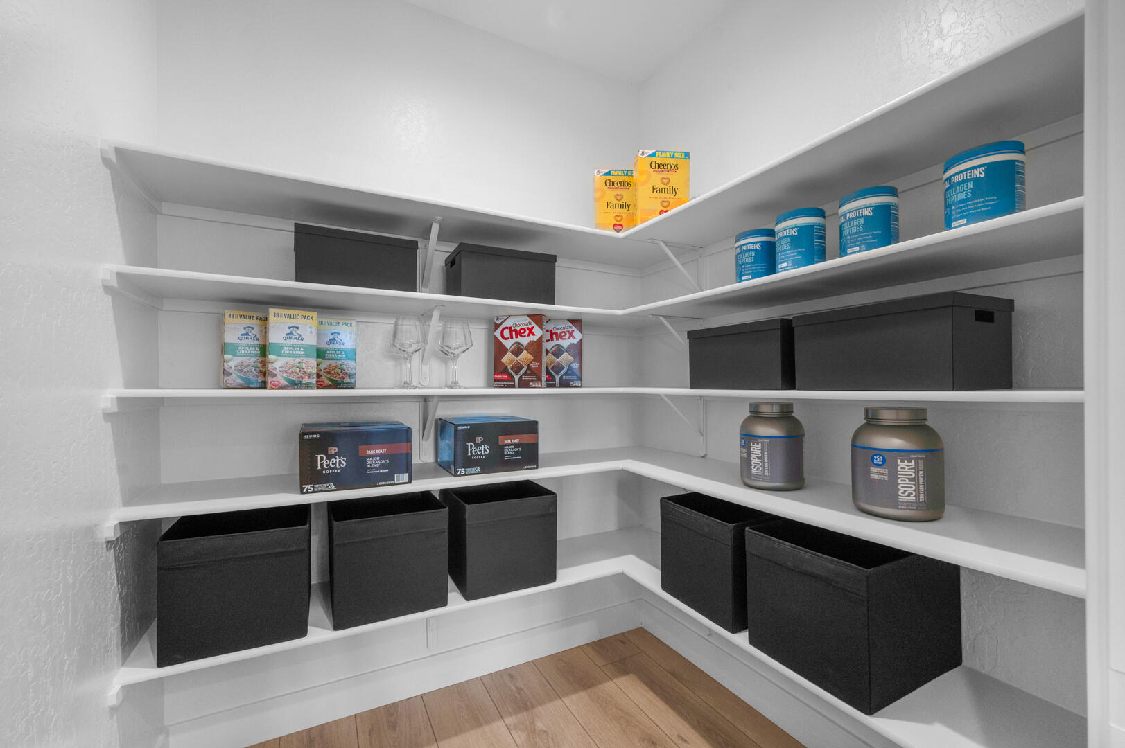 947 Lisbon Ave, Tulare, CA 93274