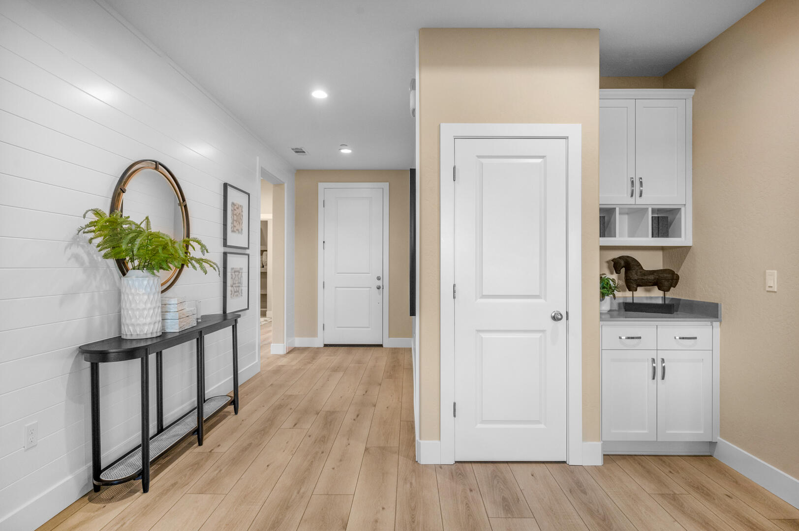 947 Lisbon Ave, Tulare, CA 93274