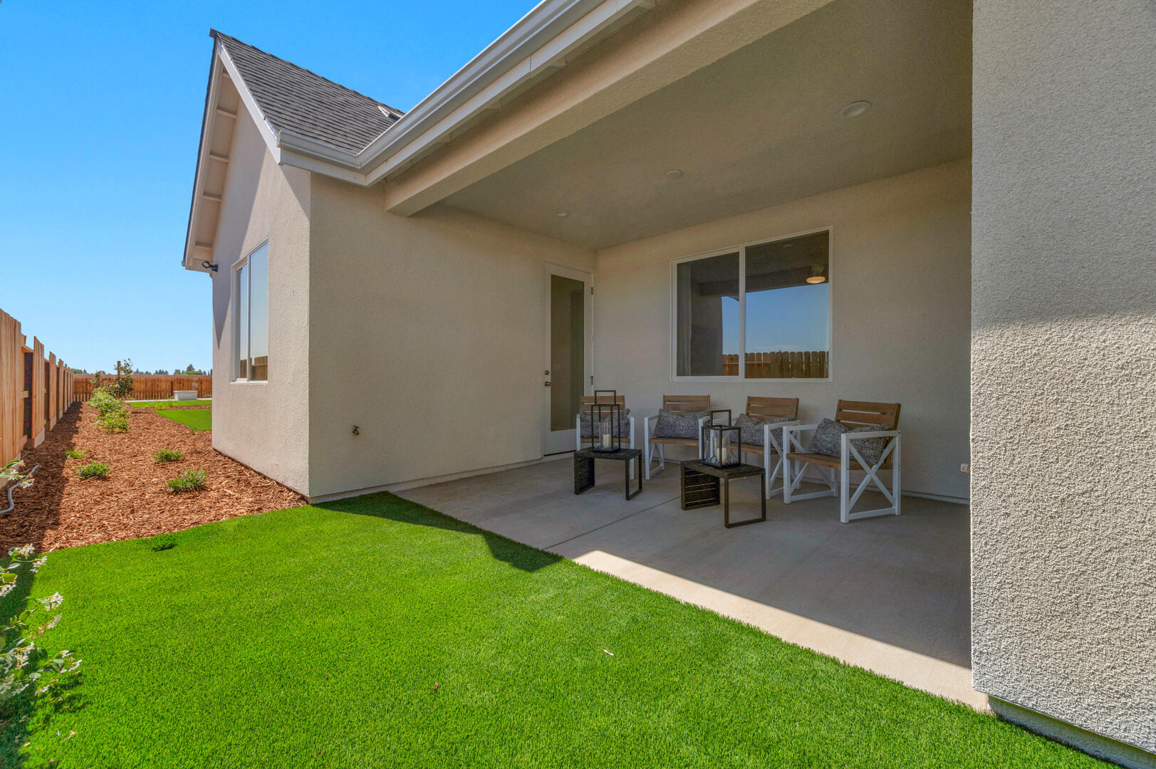 947 Lisbon Ave, Tulare, CA 93274